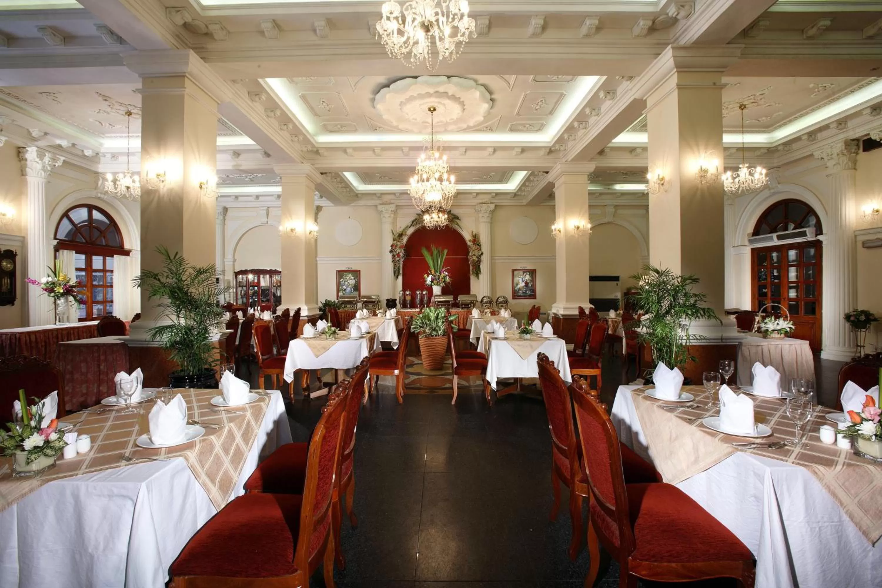 Restaurant/places to eat in Hotel Continental Saigon
