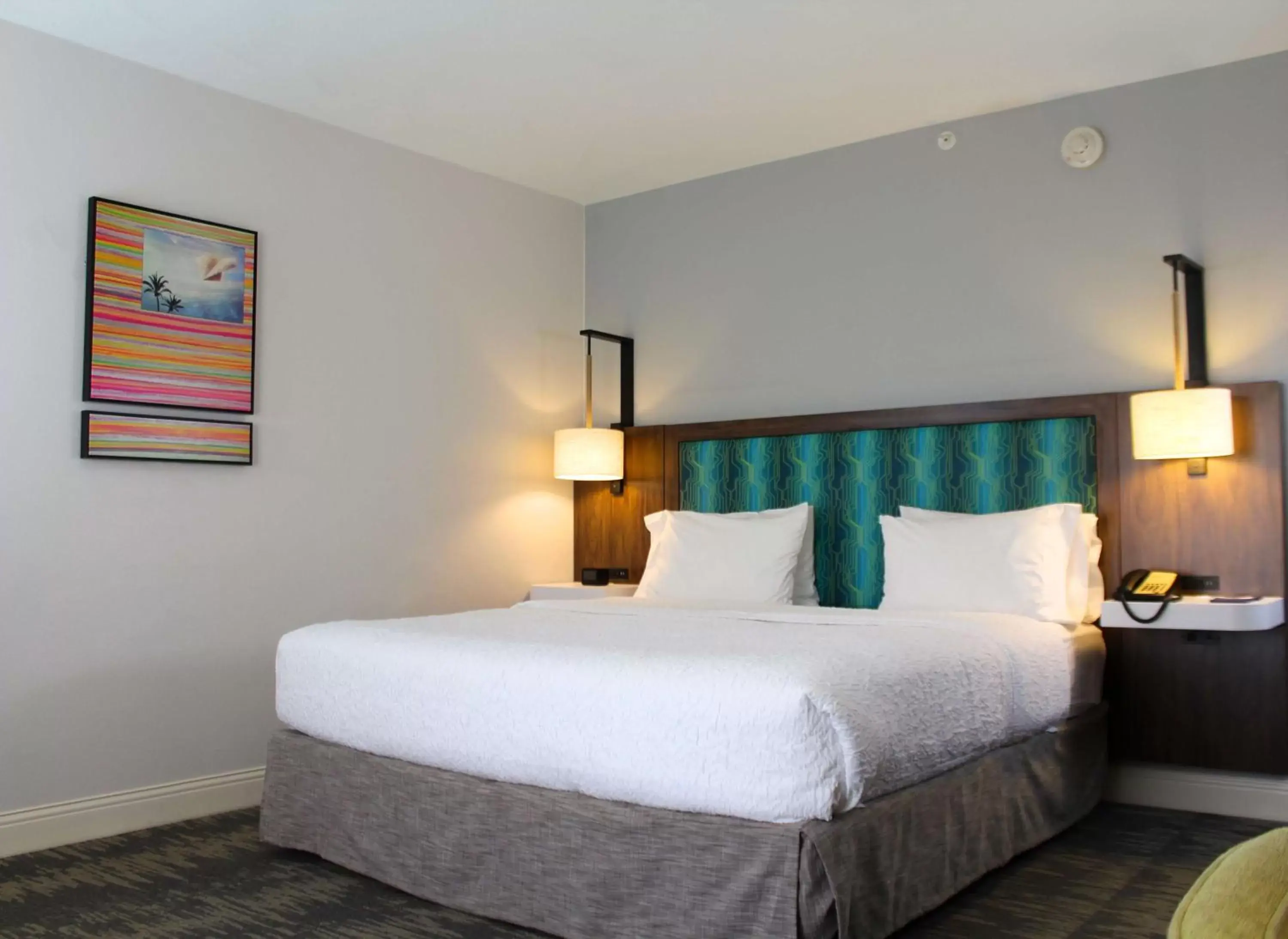 Bed in Hampton Inn & Suites Sarasota / Bradenton - Airport