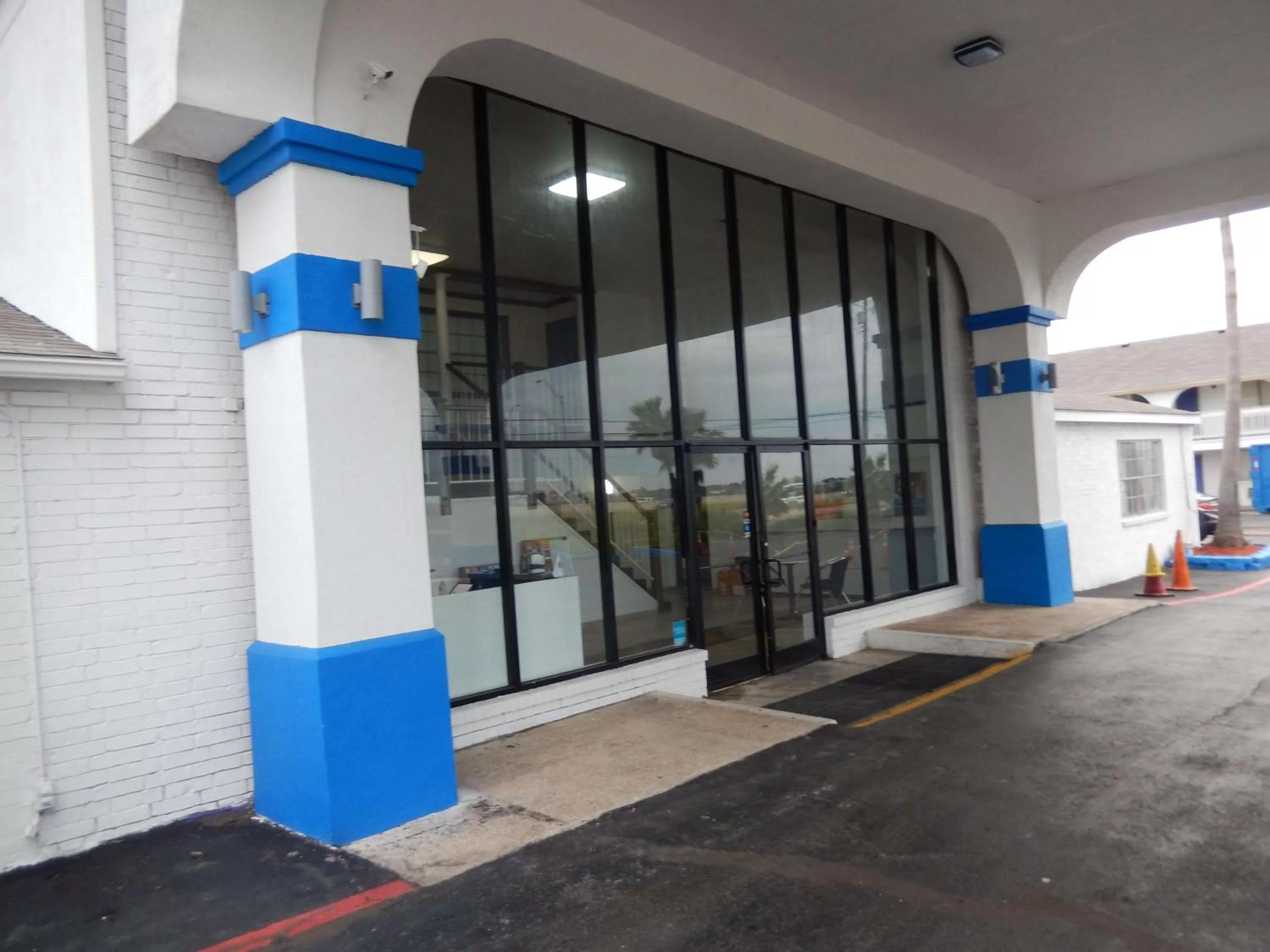 Property building in Motel 6-Portland, TX