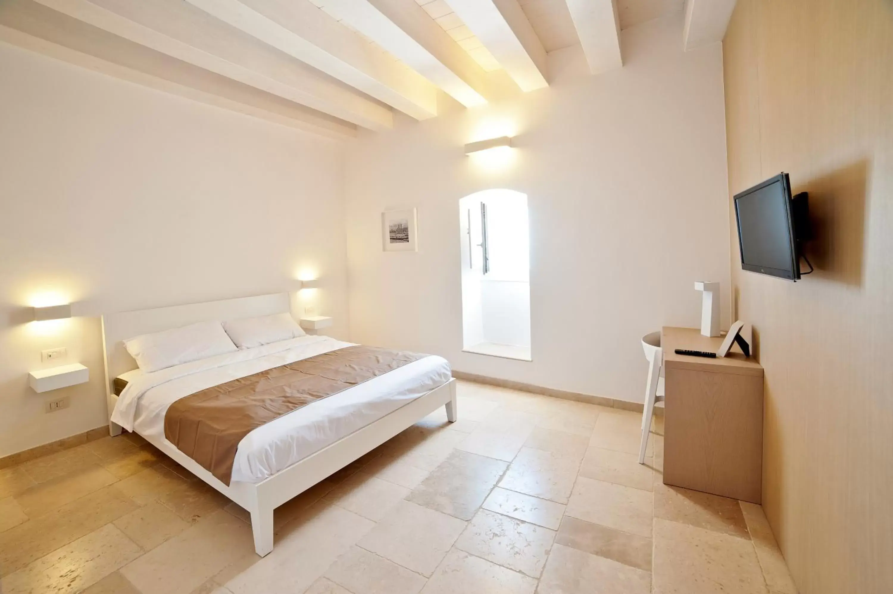 Photo of the whole room, Bed in MoMa B&B Molfetta Mare