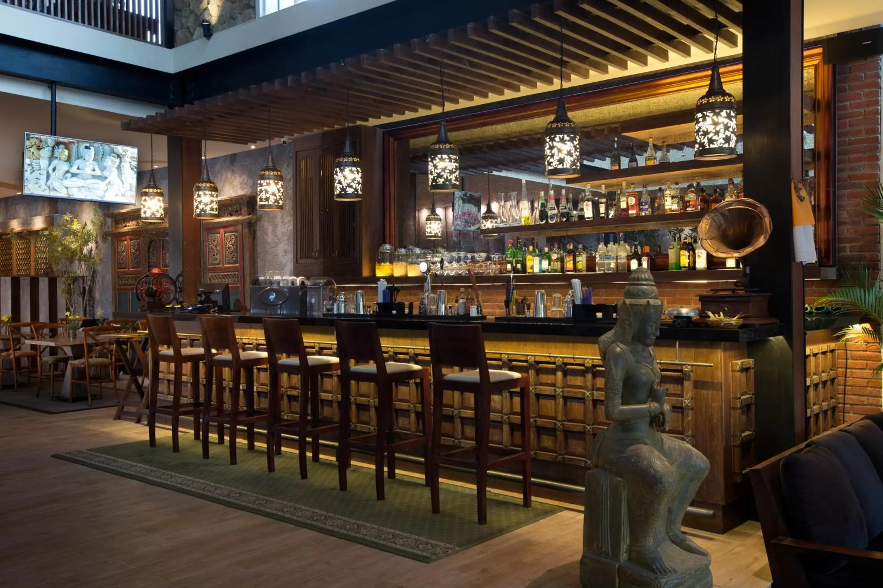 Lounge or bar in Plataran Ubud Hotel & Spa - CHSE Certified Lounge or bar in Plataran Ubud Hotel & Spa - CHSE Certified
