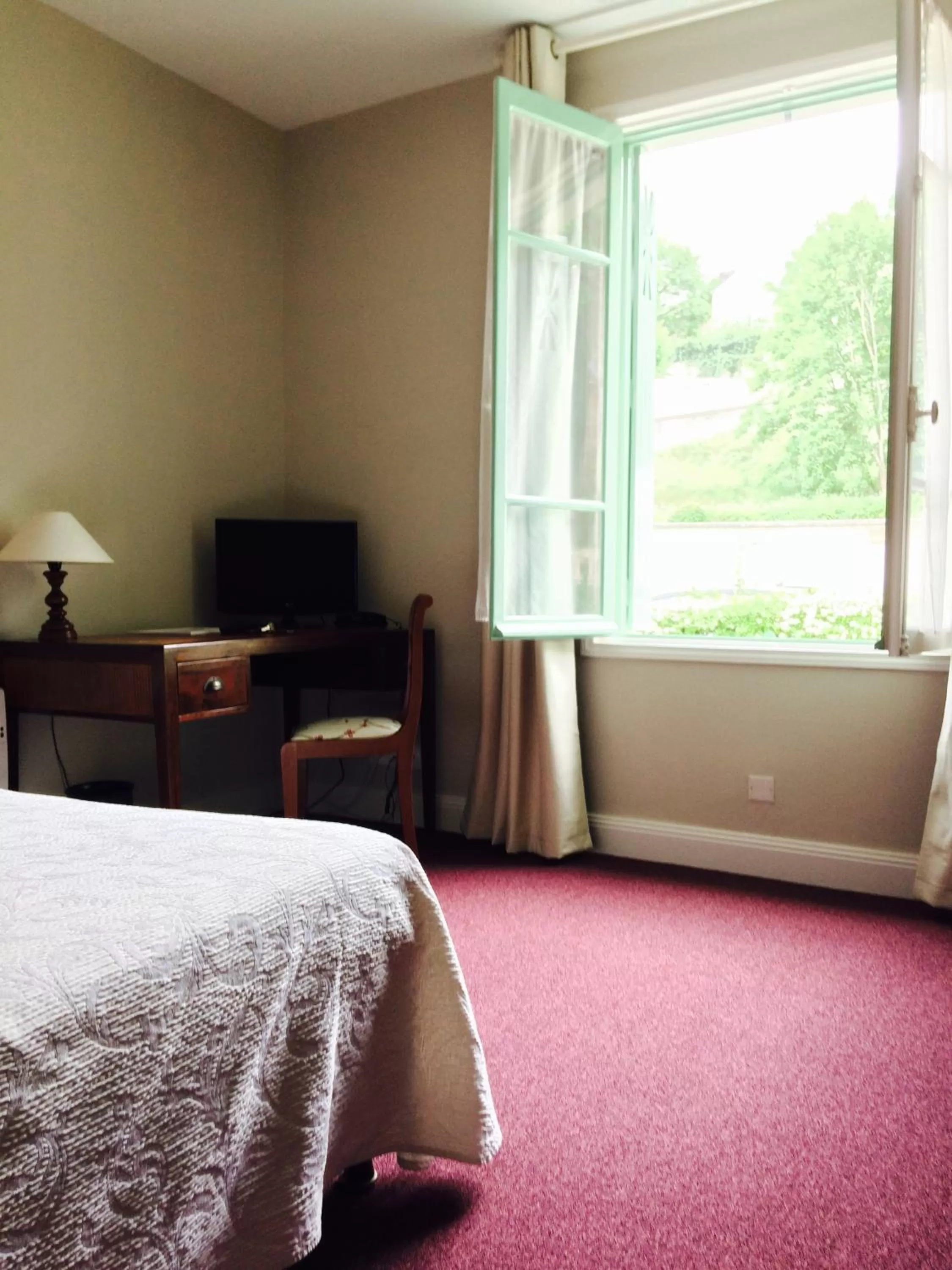 Bed in Hôtel Diderot