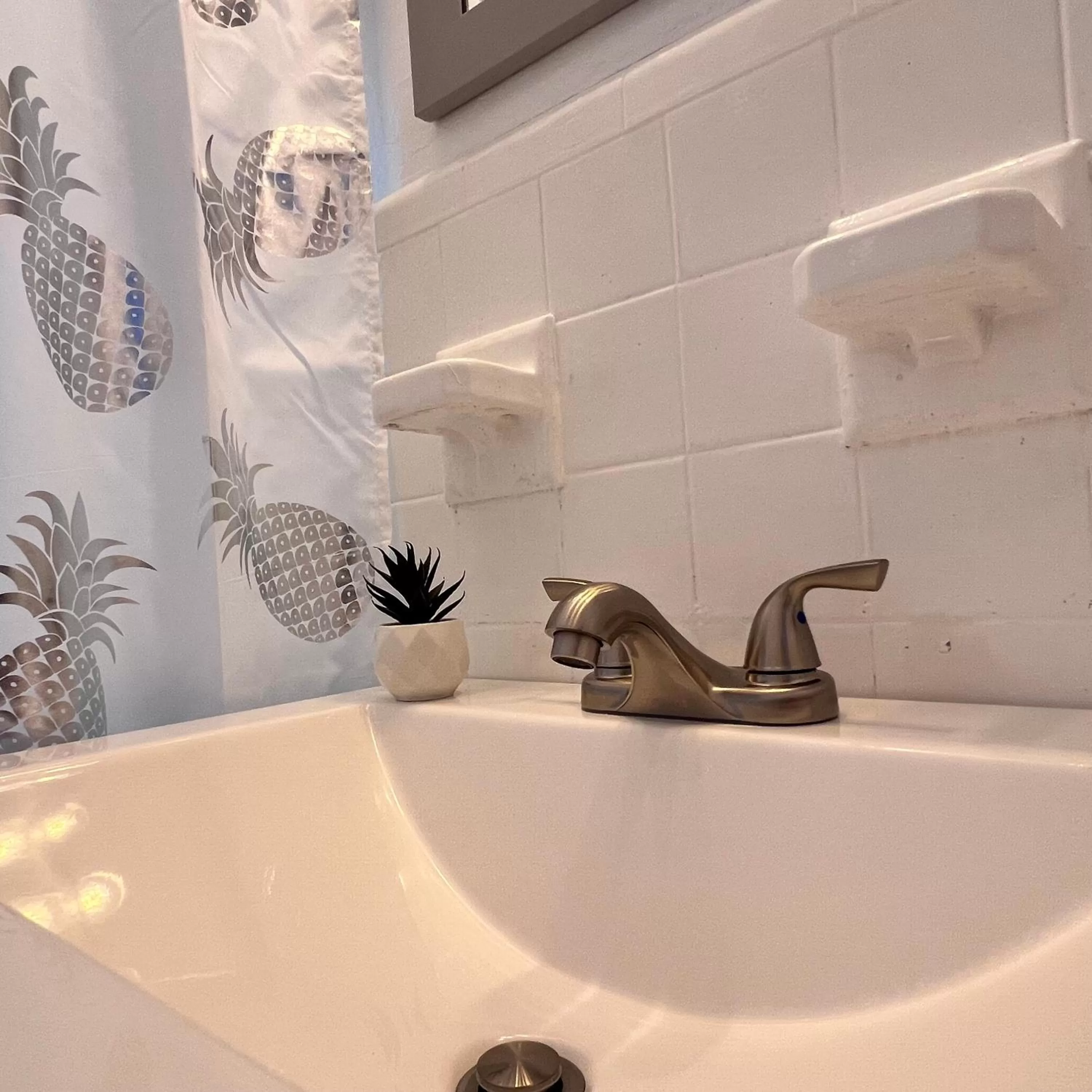 Bathroom in CocoBay 2BR Condos Near Beach, Galleria Mall, Wilton Manors, Cruise Port