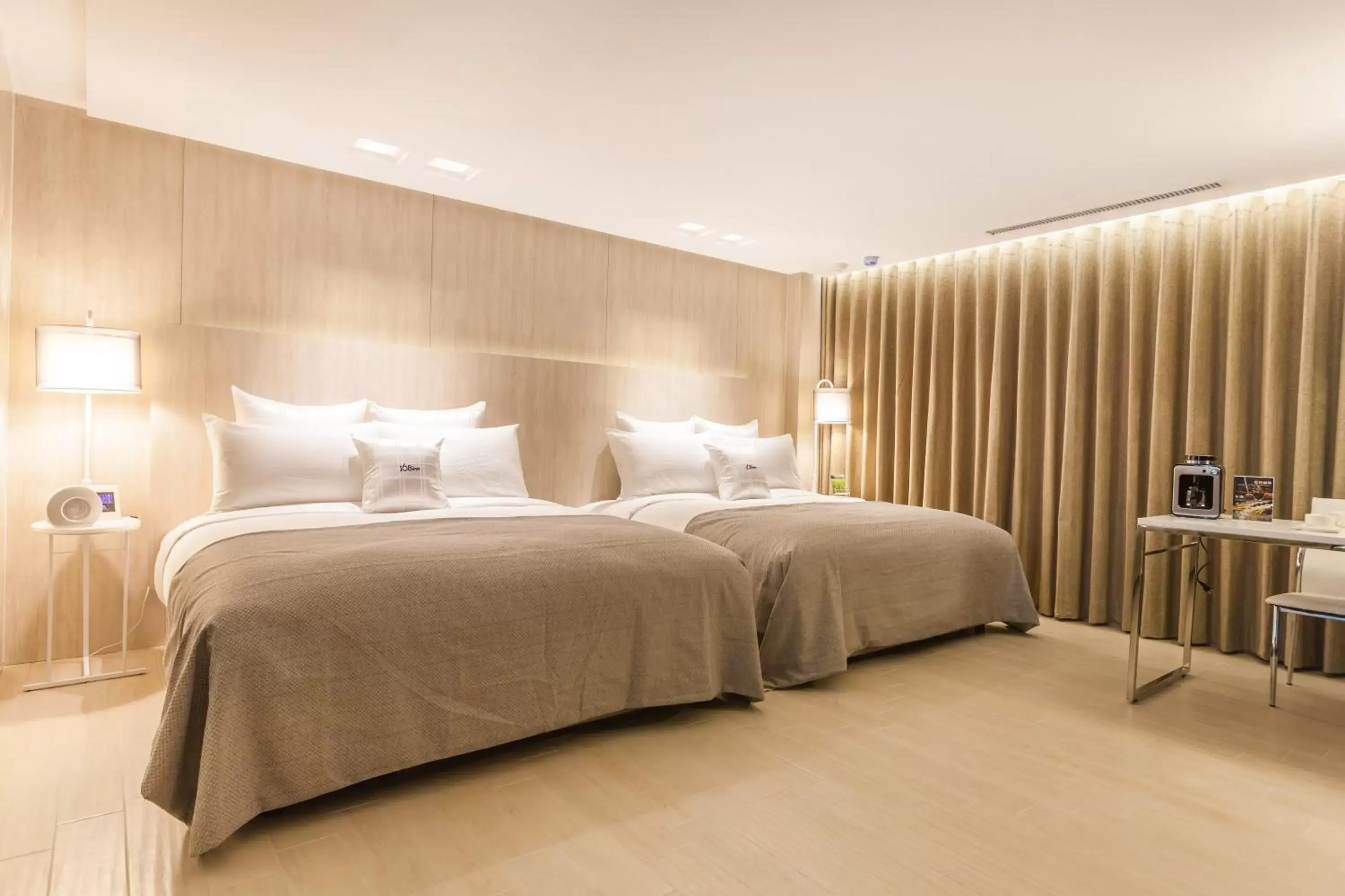 Bed in Six Star Motel-Taoyuan