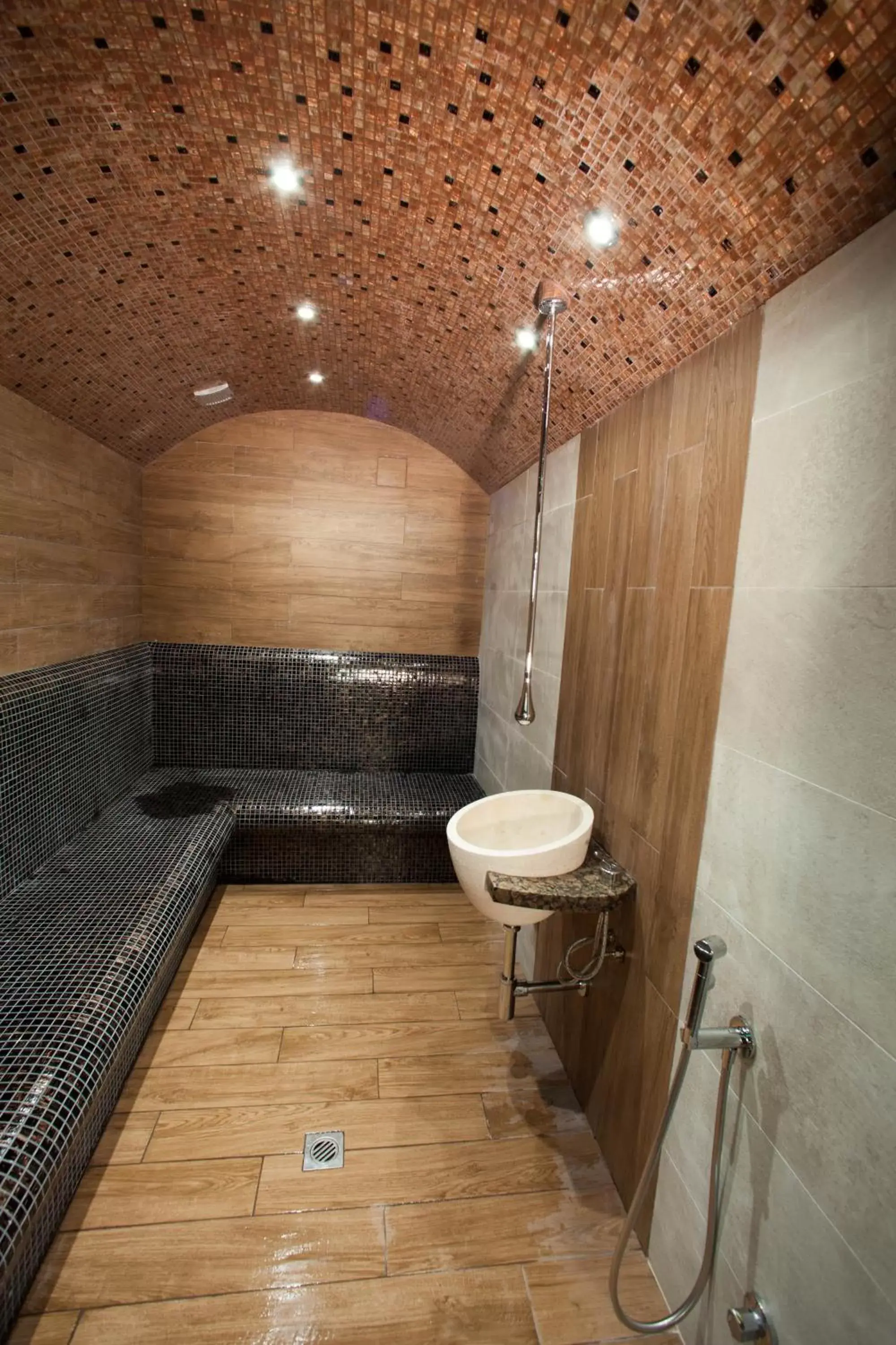 Steam room, Bathroom in Amira Boutique Hotel