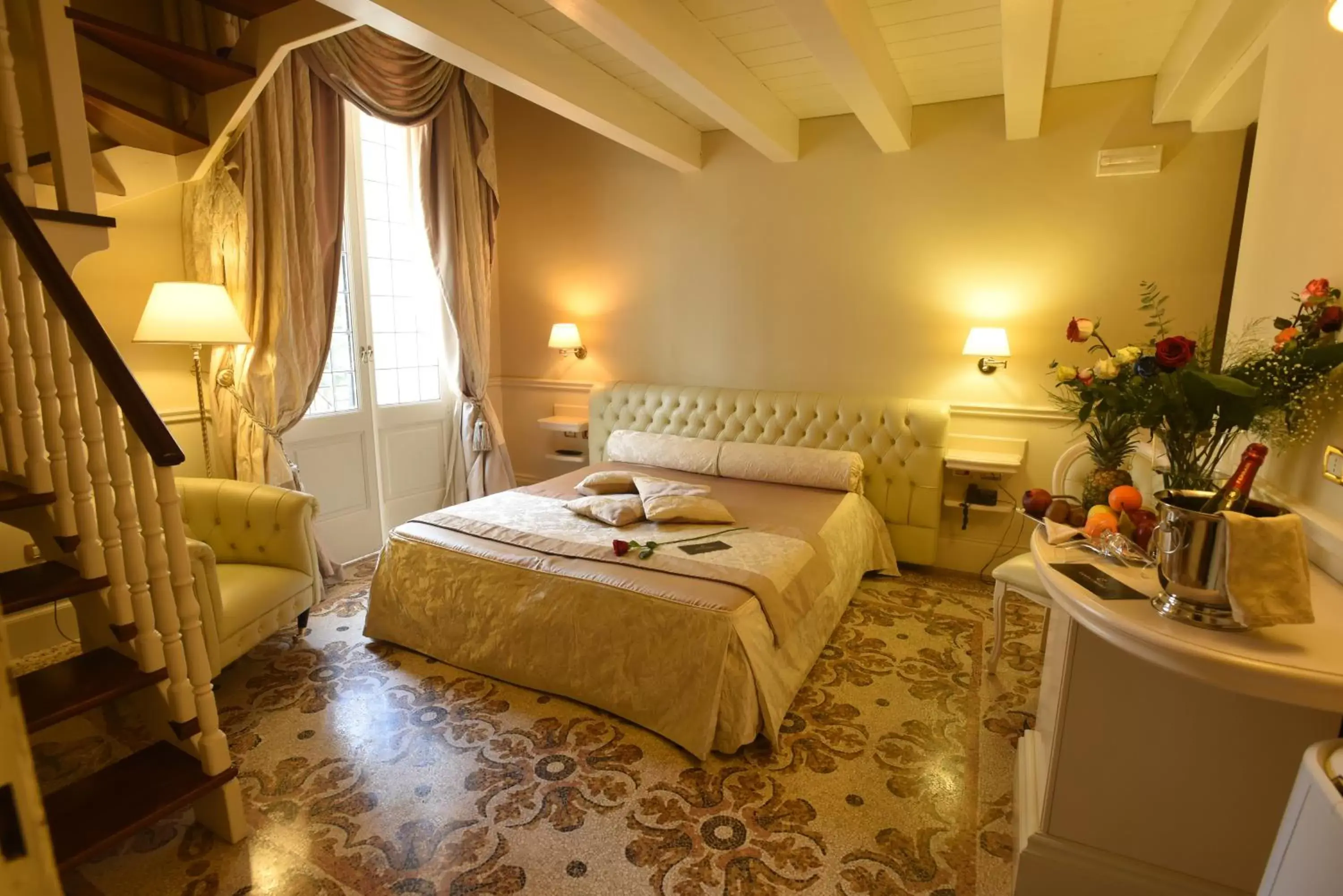 Bed in Suite Hotel Santa Chiara