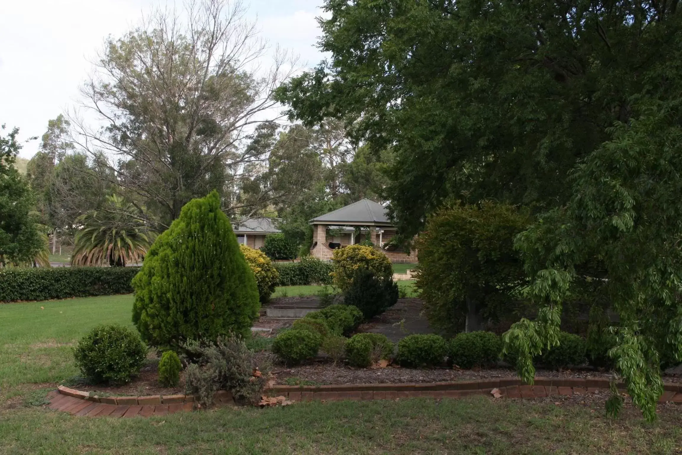 Garden view, Property Building in Picton Valley Motel Australia