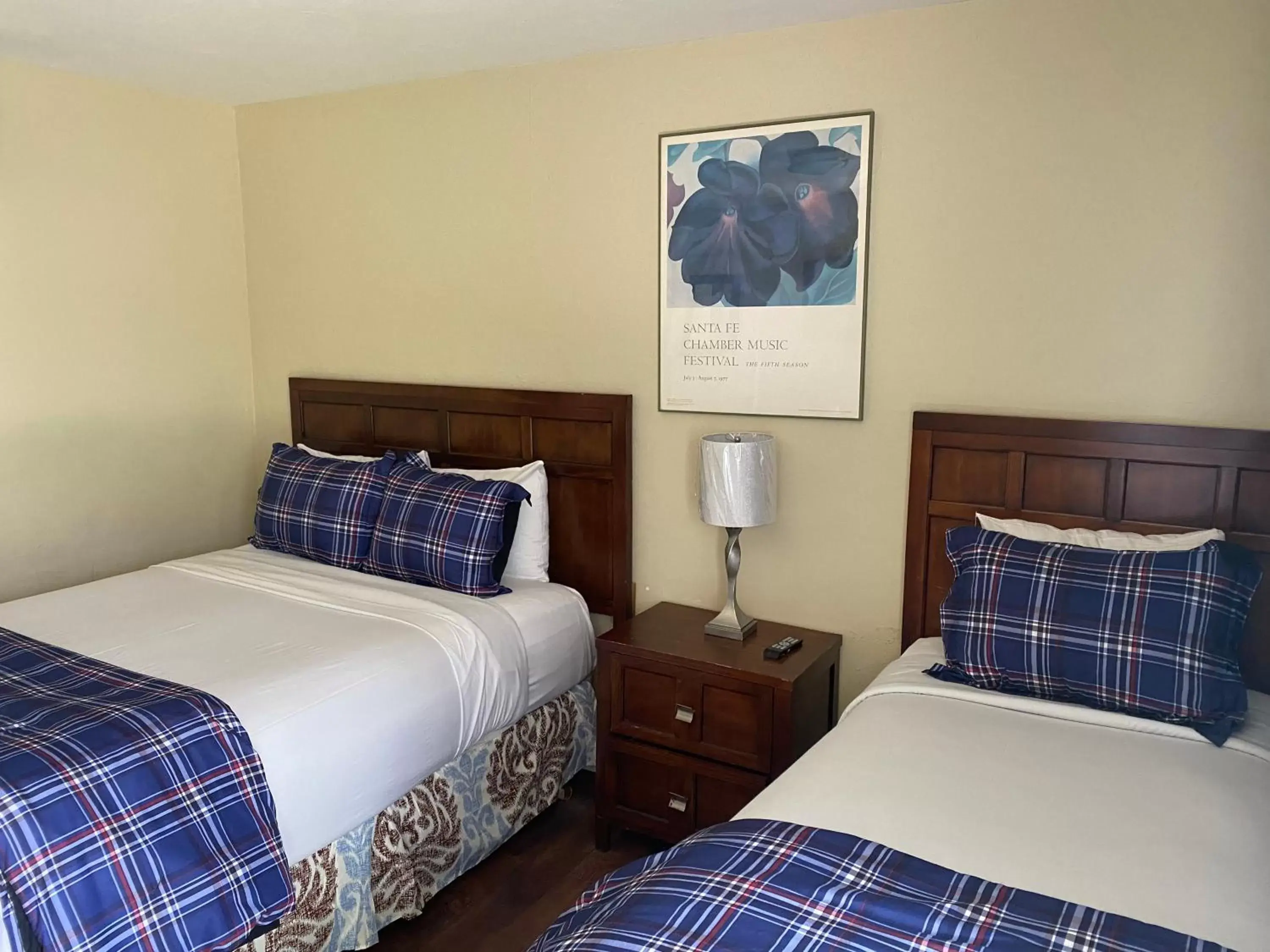 Bed in Ocean Park Inn