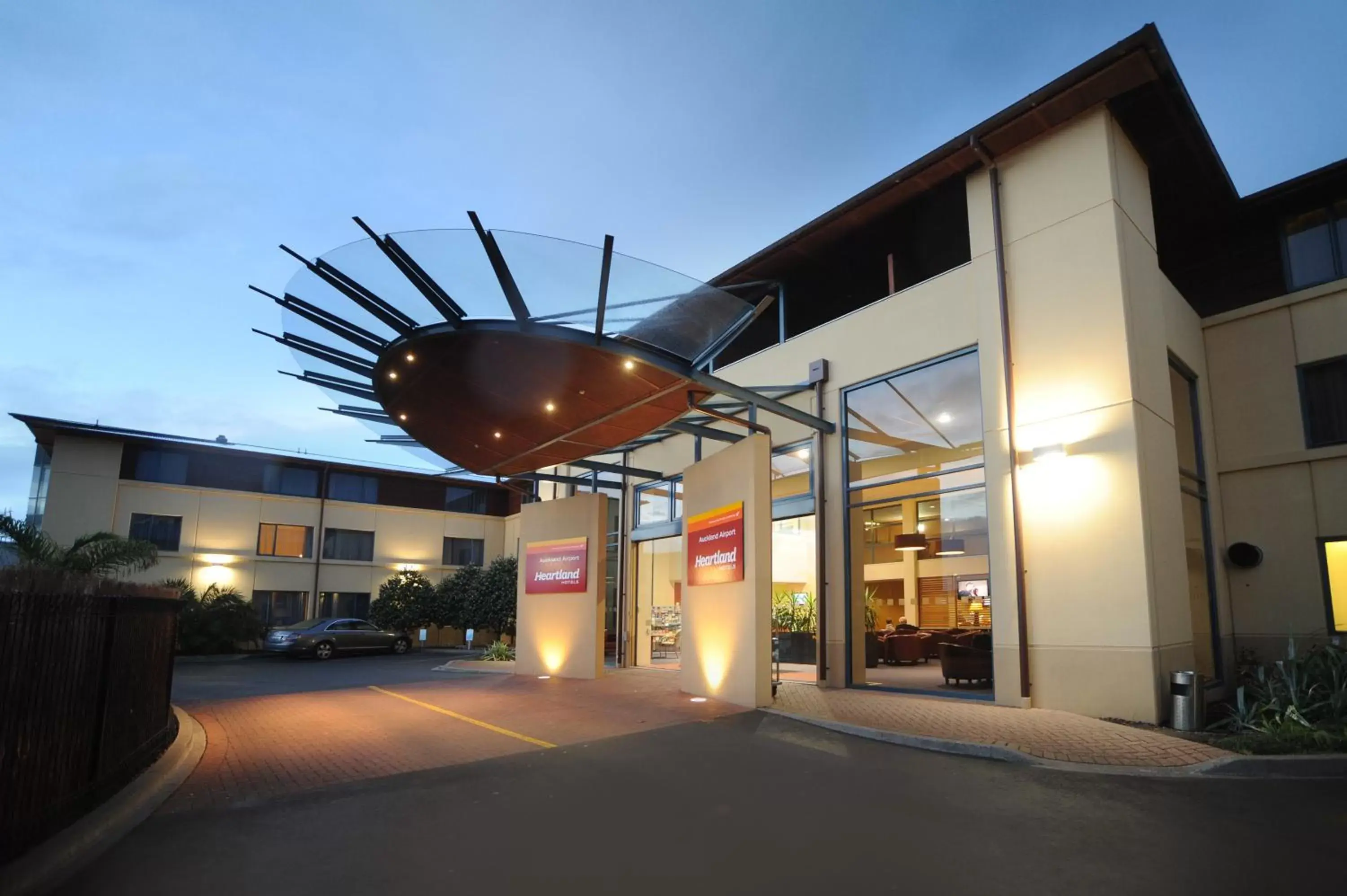 Facade/entrance, Property Building in Heartland Hotel Auckland Airport