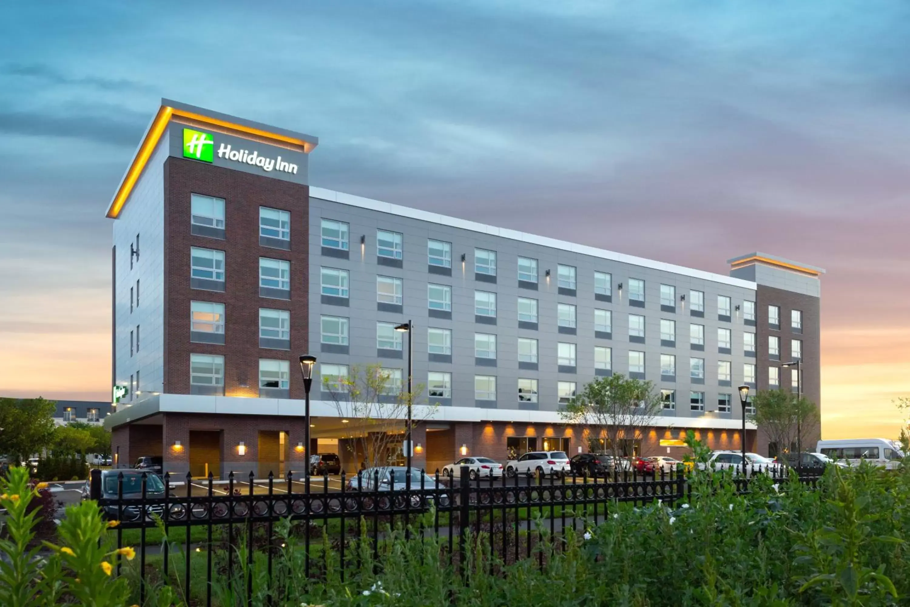 Property building in Holiday Inn Boston Logan Airport - Chelsea, an IHG Hotel