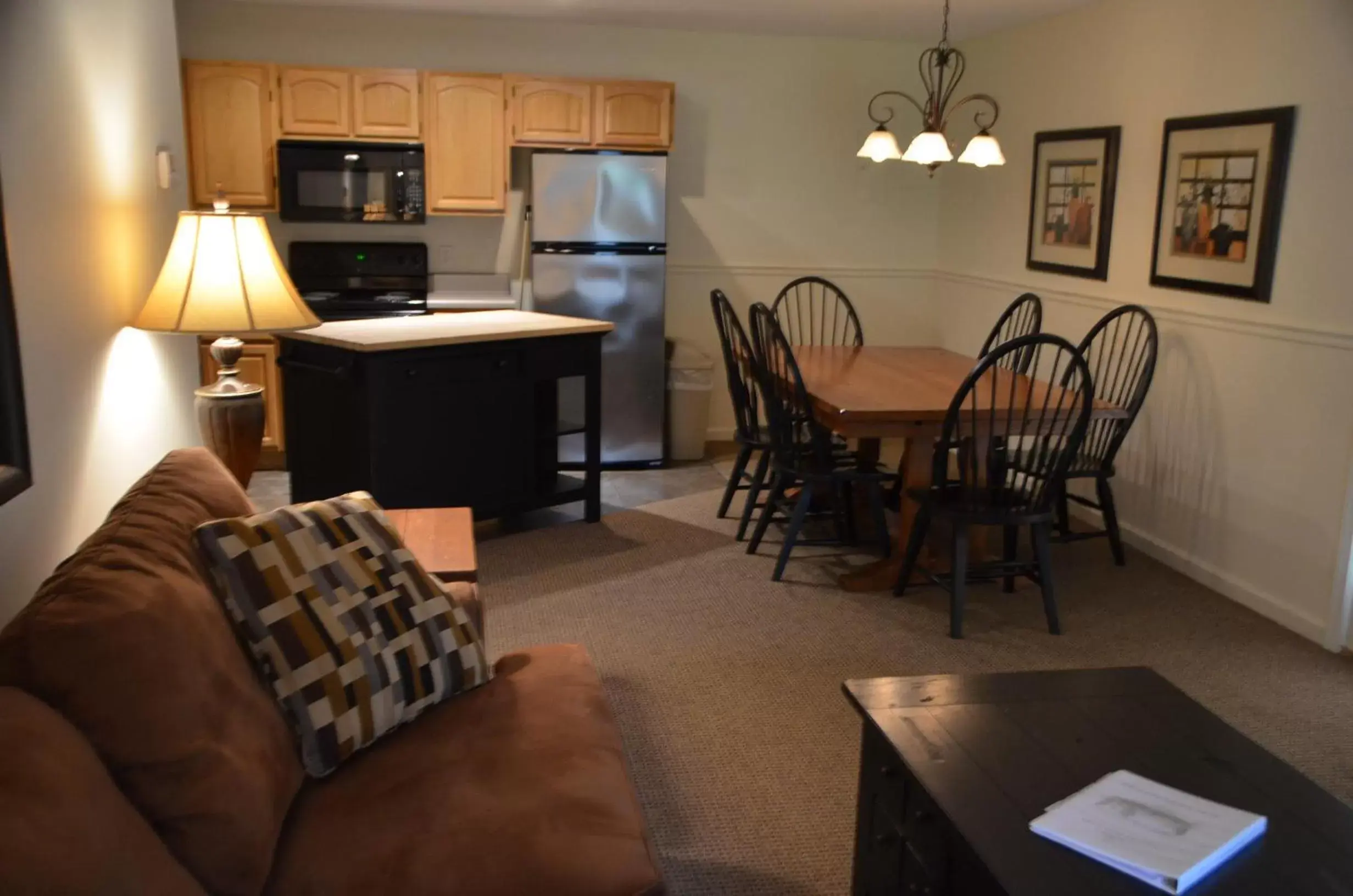 Seating Area in The Retreat at Center Hill Lake