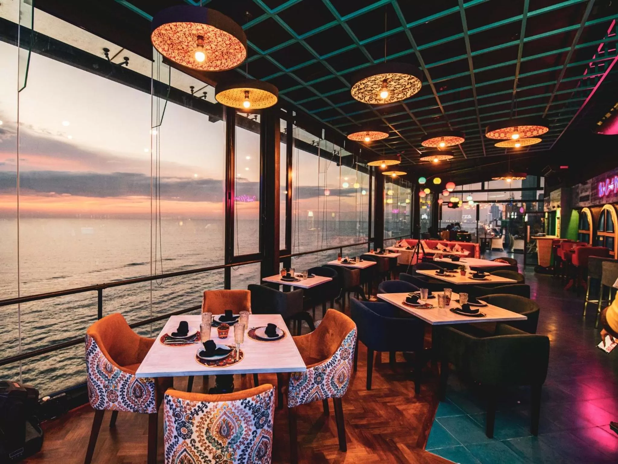 Restaurant/places to eat in The Ocean Colombo - Guaranteed Sea View Rooms
