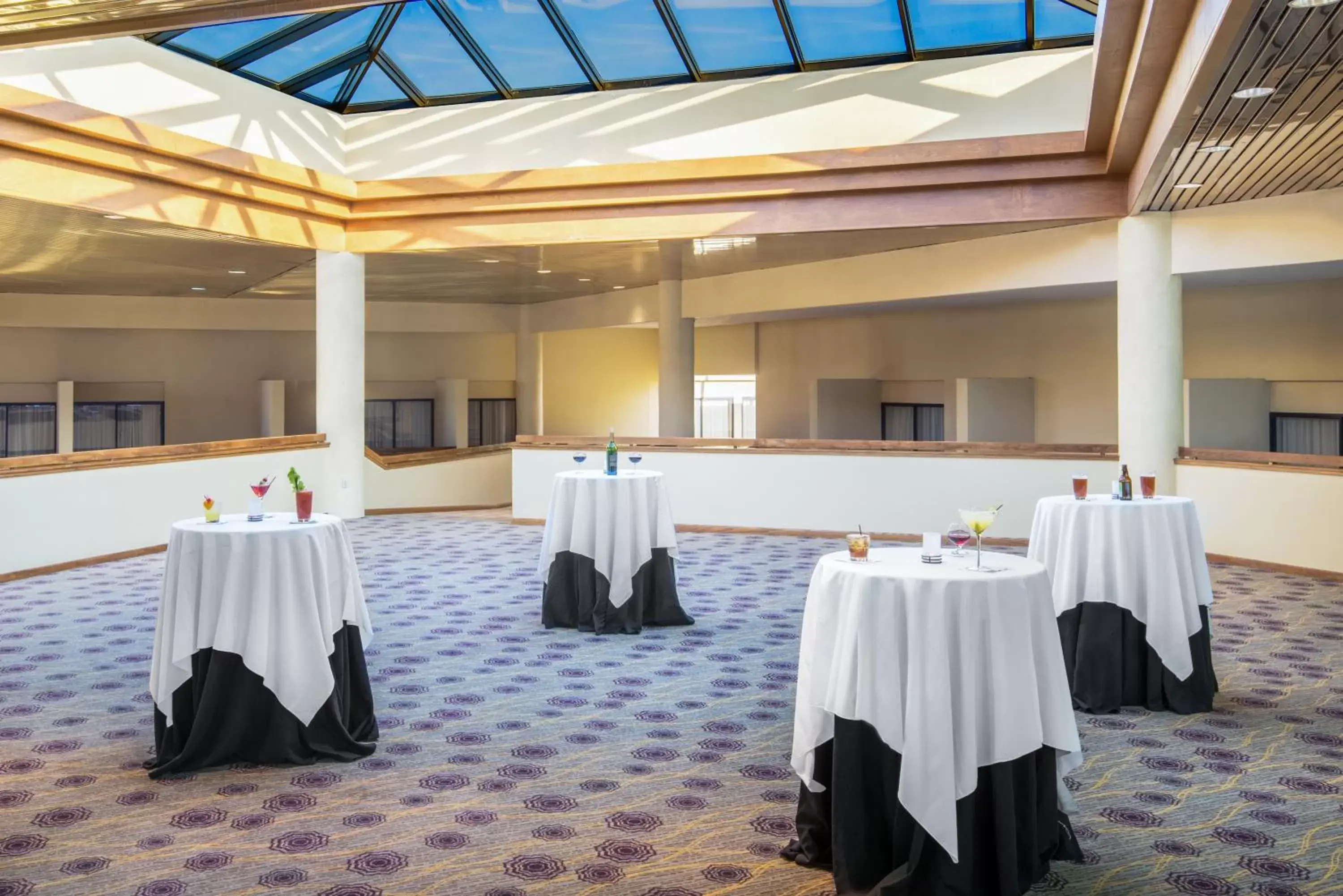 Restaurant/places to eat, Banquet Facilities in Crowne Plaza Hotel Hickory, an IHG Hotel