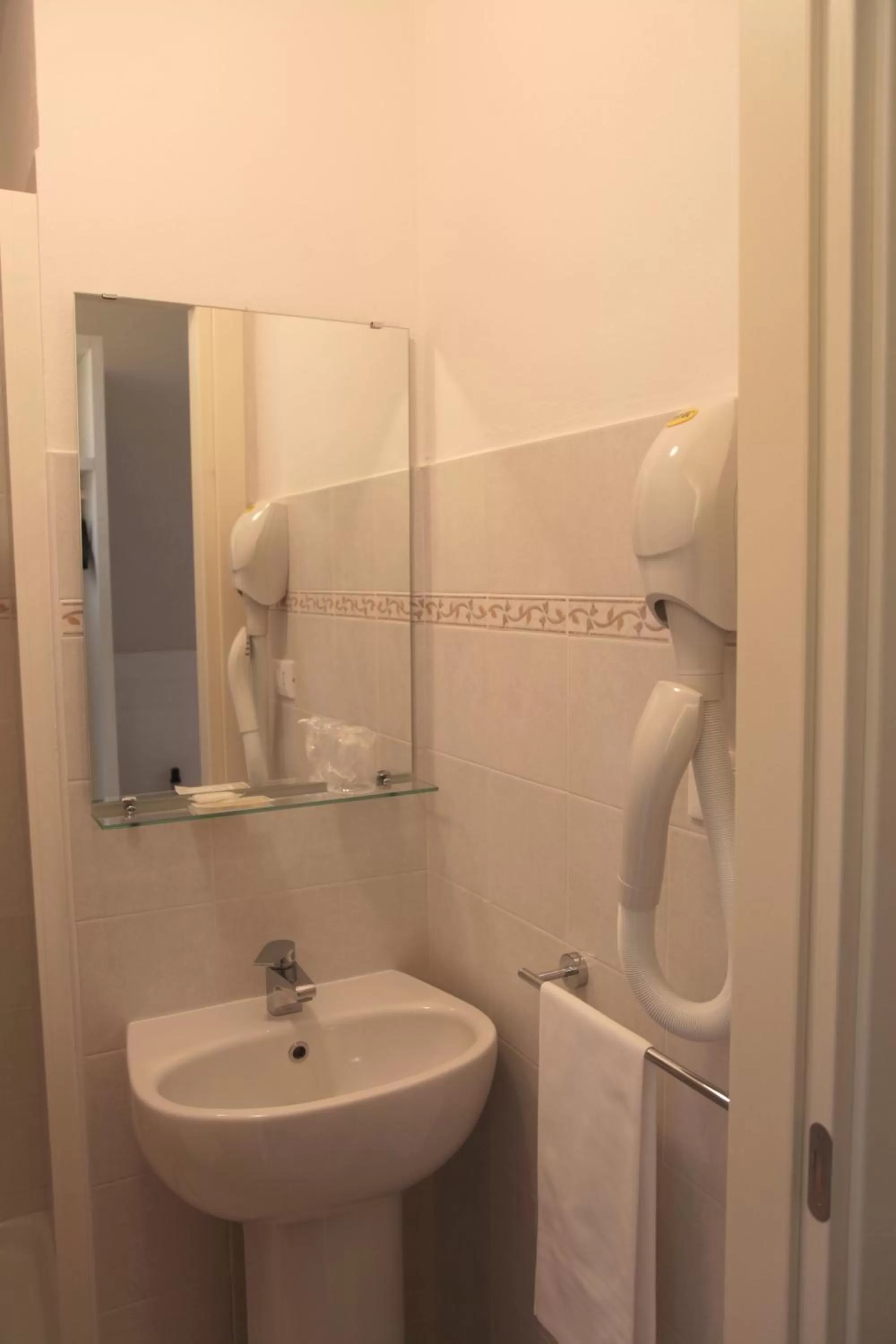 Bathroom in Hotel Gardenia