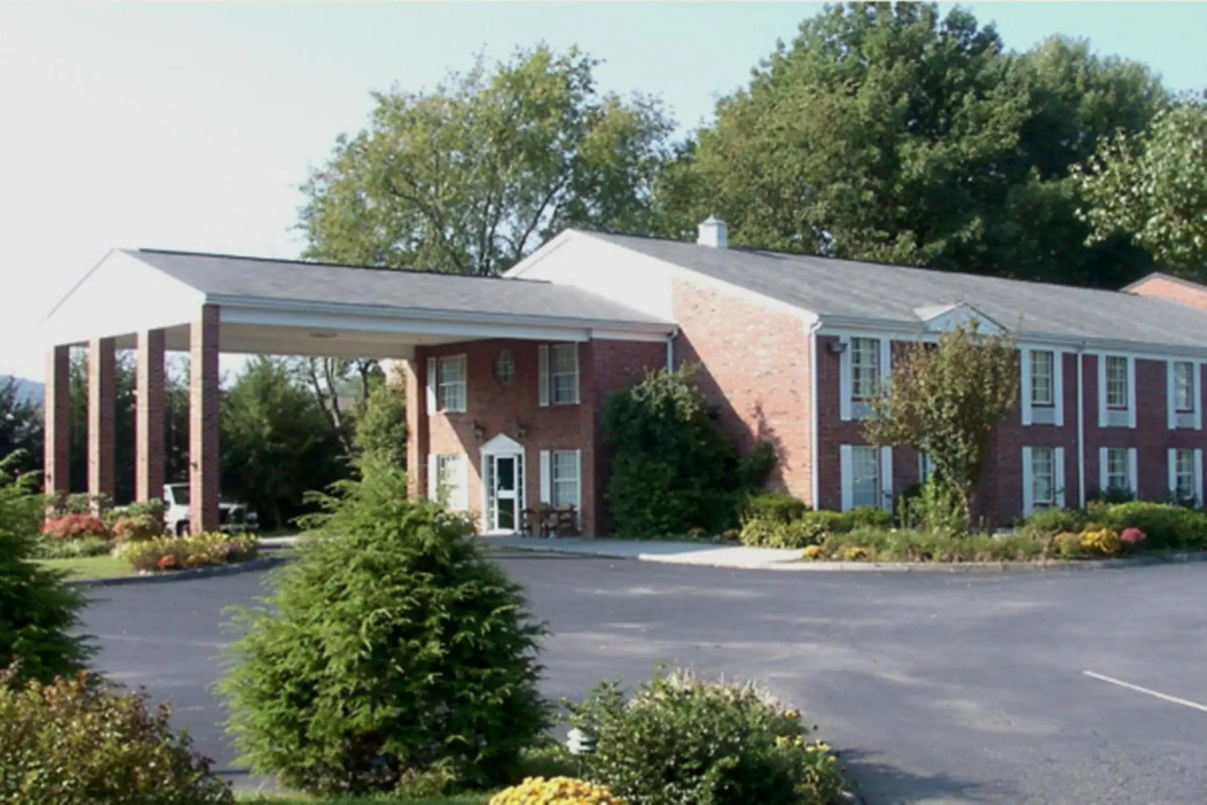 Americourt Hotel and Suites - Elizabethton Americourt Hotel and Suites - Elizabethton