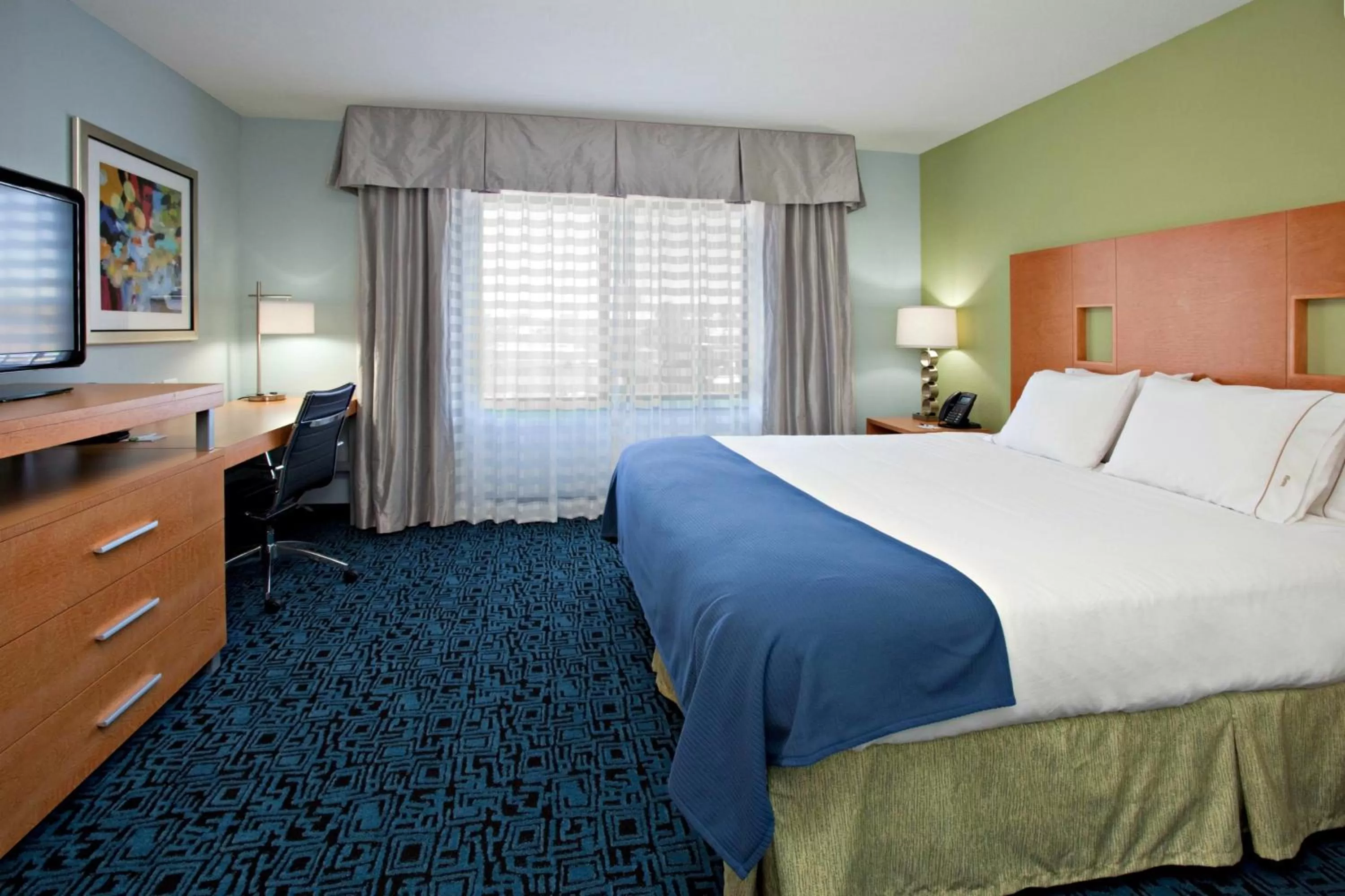 Photo of the whole room, Bed in Holiday Inn Express Hotel & Suites Rock Springs Green River by IHG