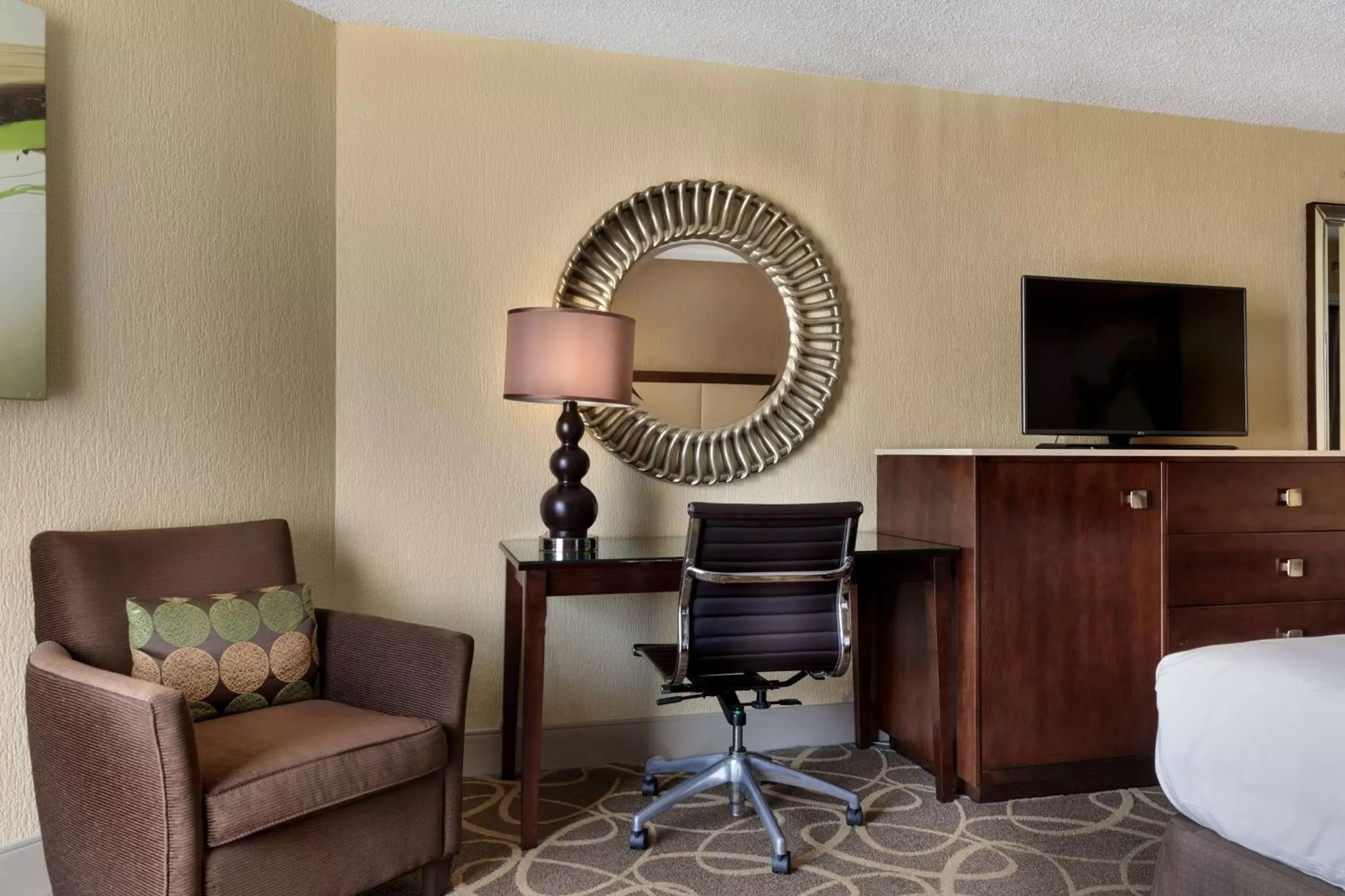 Bedroom, Seating Area in Hilton Galveston Island Resort