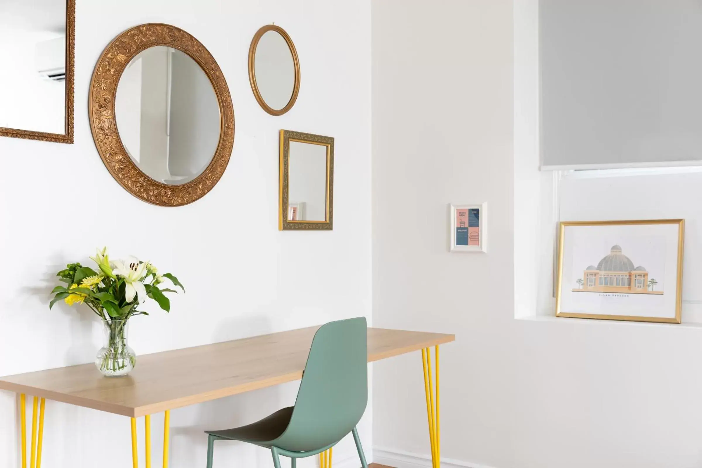 TV and multimedia in Pembroke Inn TV and multimedia in Pembroke Inn