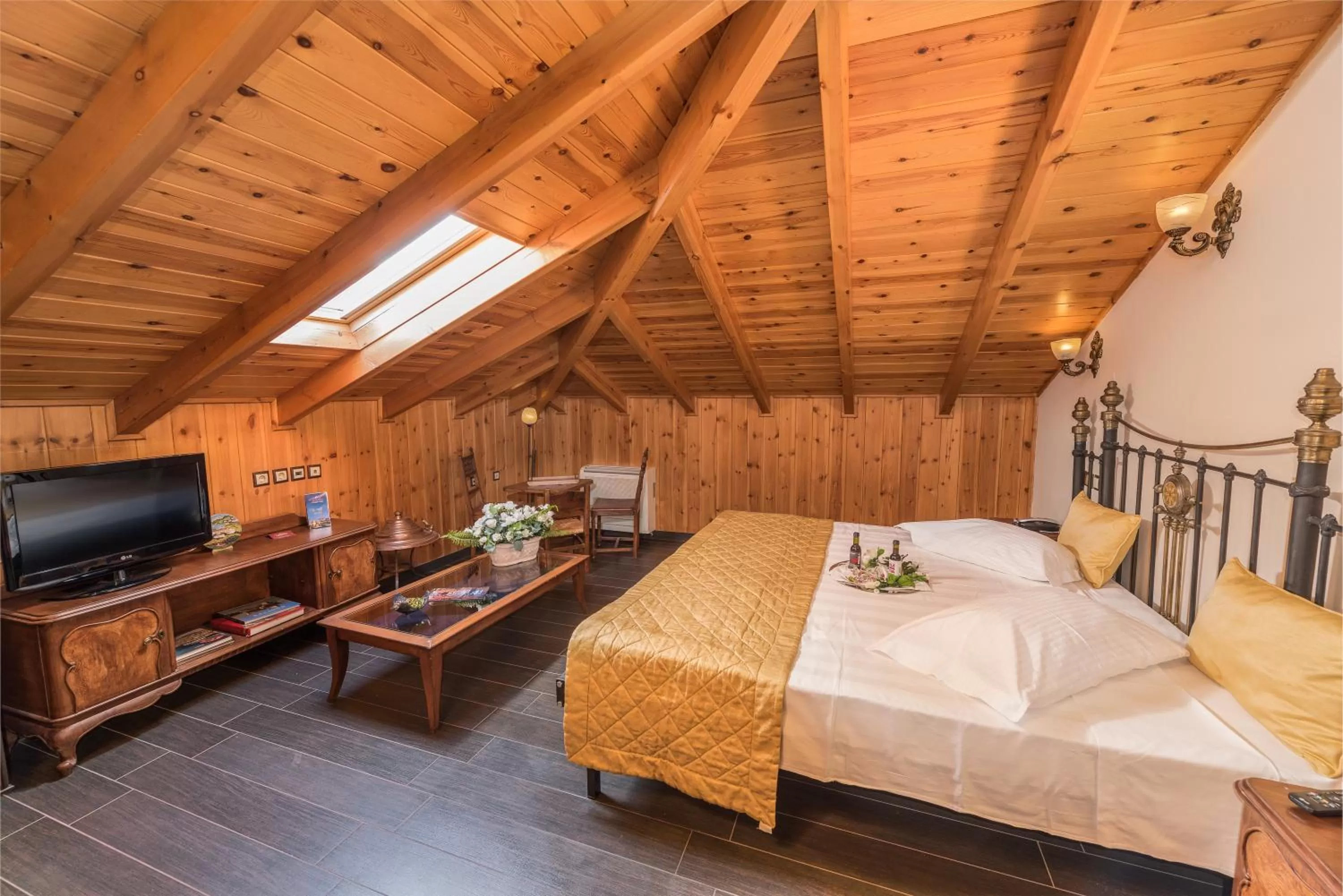 Photo of the whole room, Bed in Theofilos Paradise Boutique Hotel