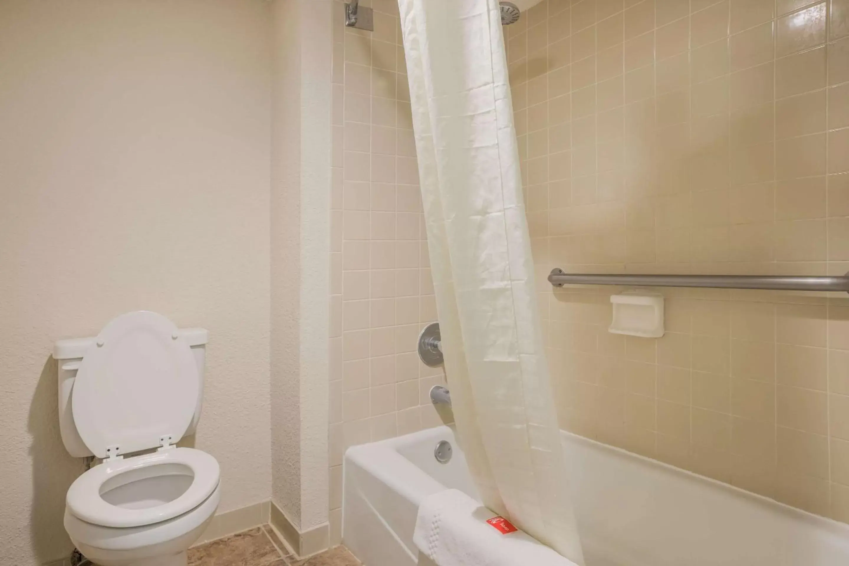 Bedroom, Bathroom in Econo Lodge