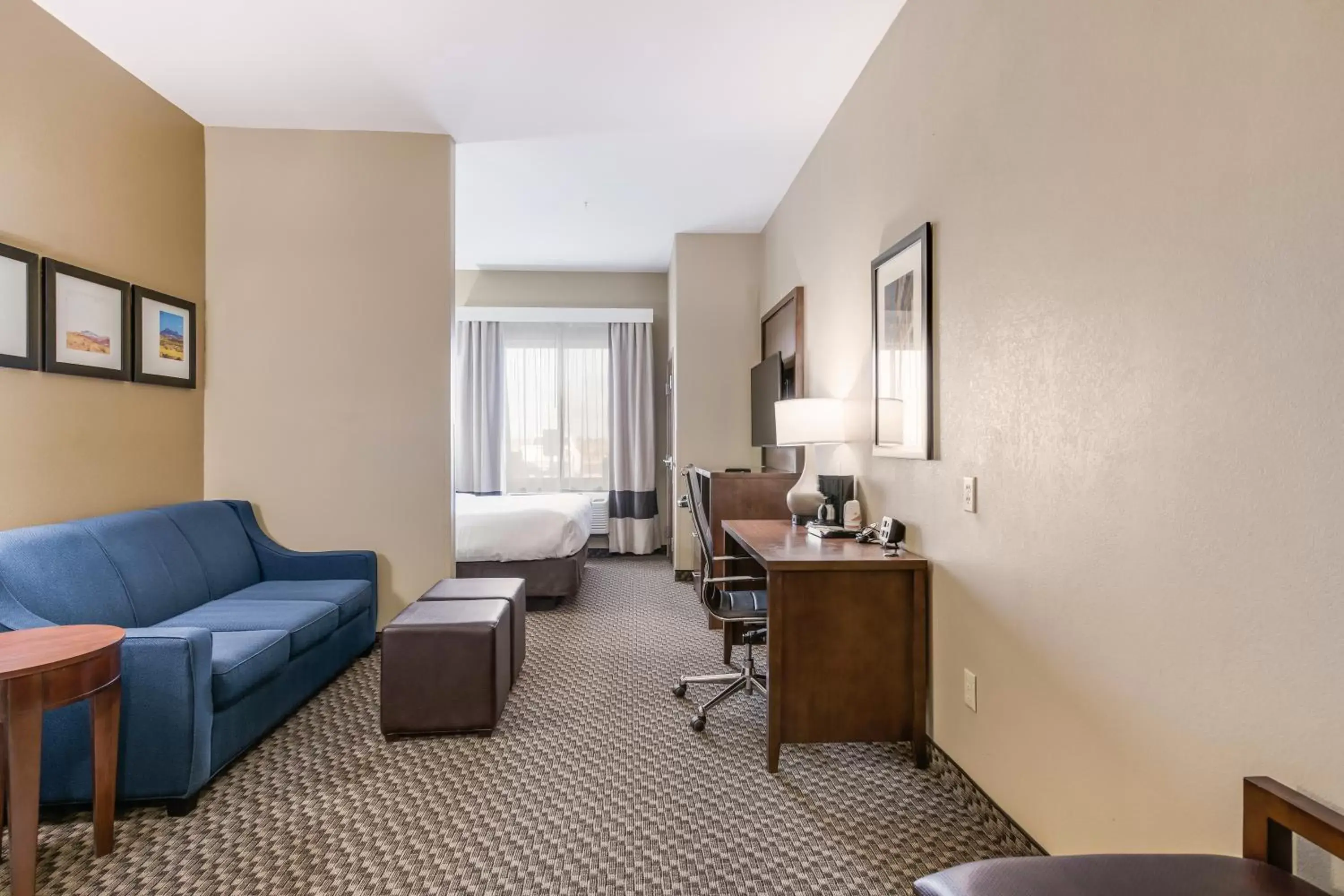 King Suite with Whirlpool - Non-Smoking in Comfort Suites Fort Stockton King Suite with Whirlpool - Non-Smoking in Comfort Suites Fort Stockton