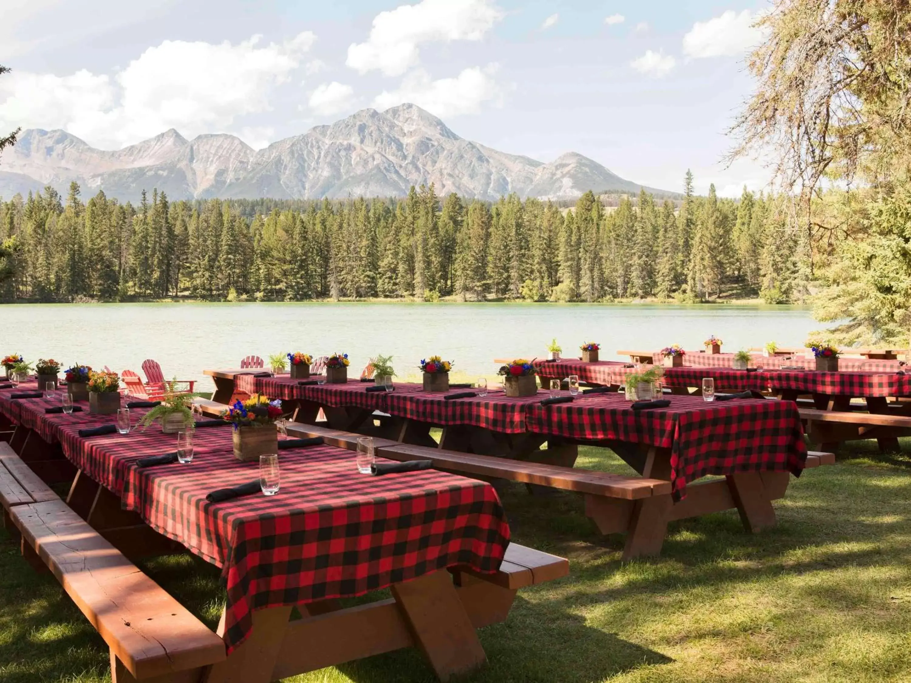 On site, Restaurant/Places to Eat in Fairmont Jasper Park Lodge