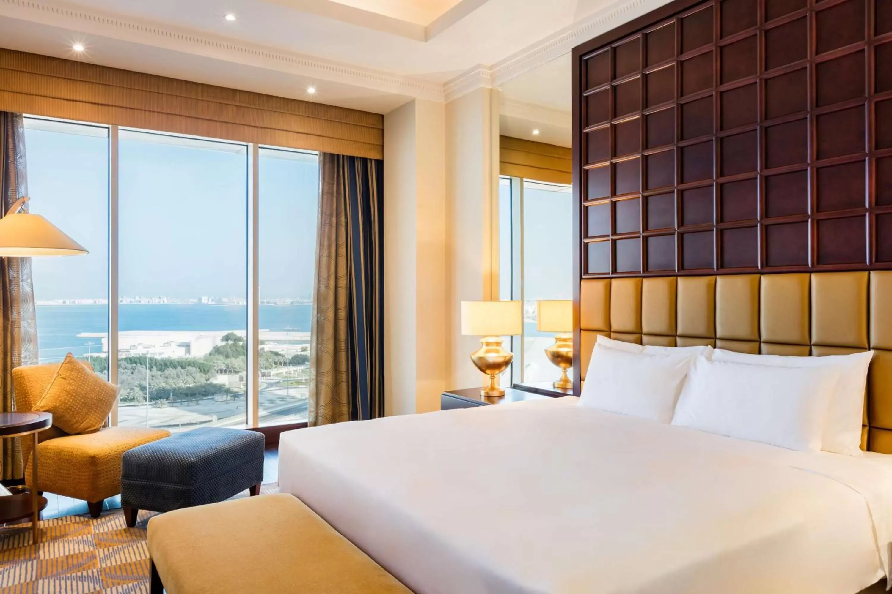 Day, Bed in The Diplomat Radisson Blu Hotel Residence & Spa