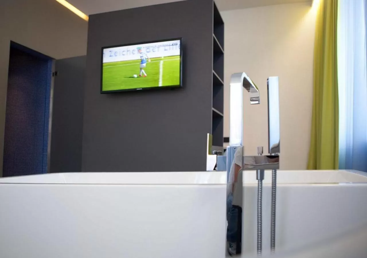 TV and multimedia in Hotel & Restaurant Heyligenstaedt