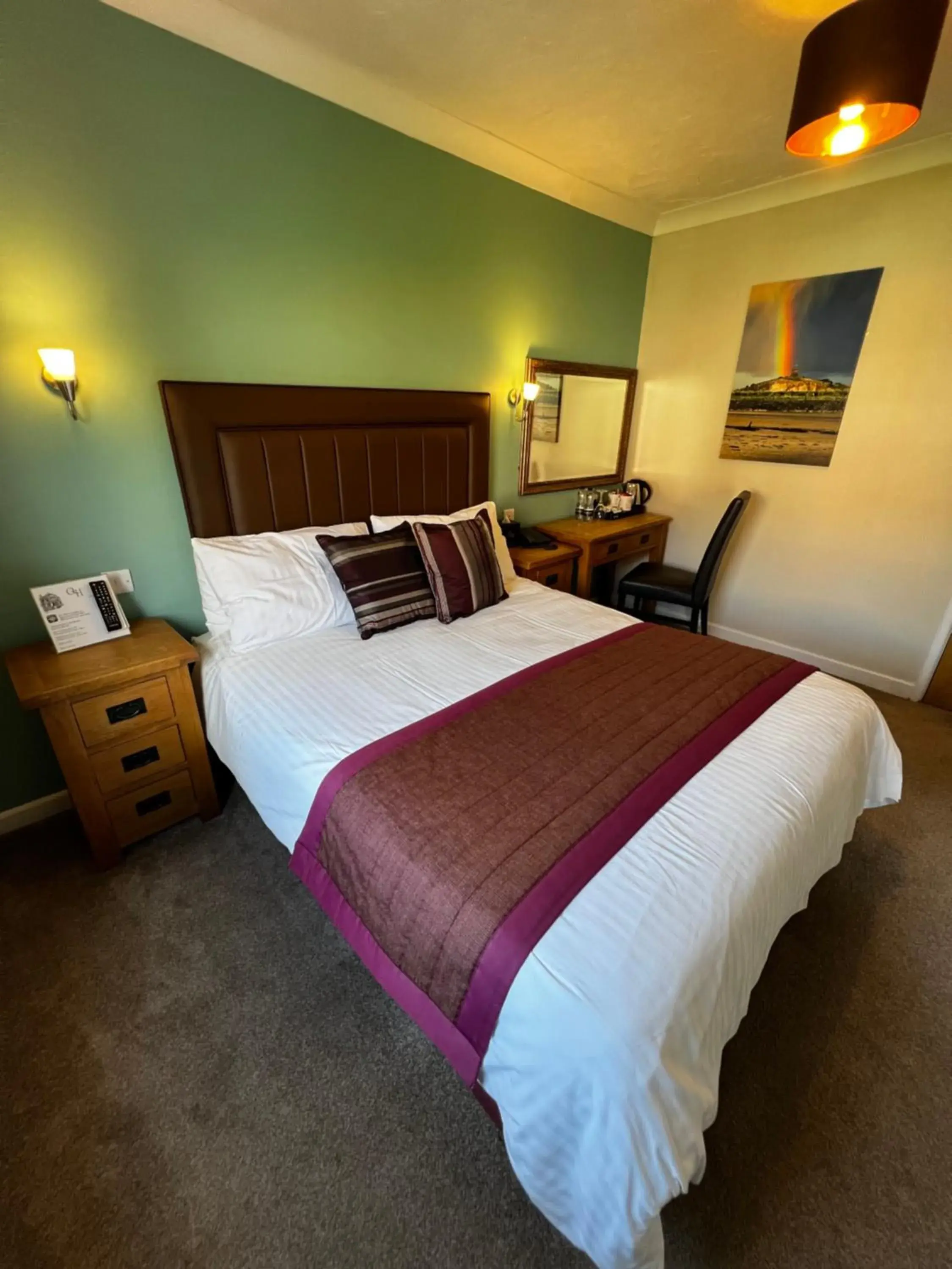 Bed in Queenswood Hotel