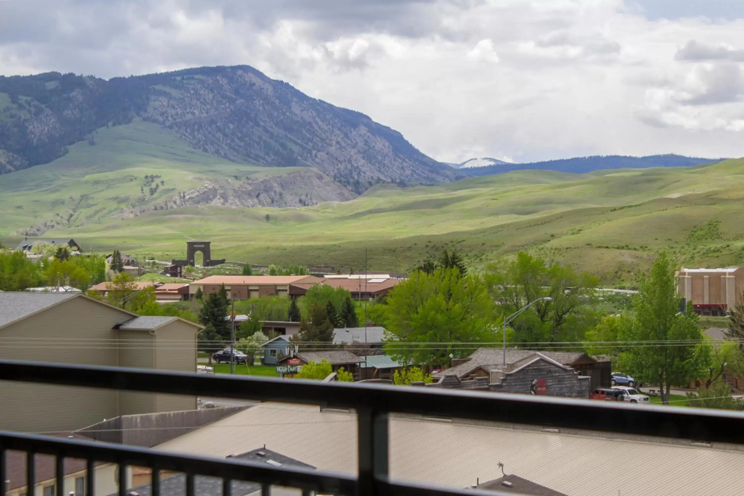 Landmark view, Mountain View in Travelodge by Wyndham Gardiner Yellowstone Park North Entr