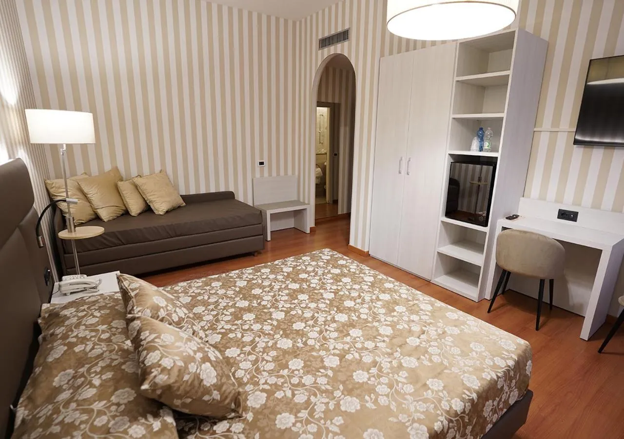 Bed in Hotel Continentale