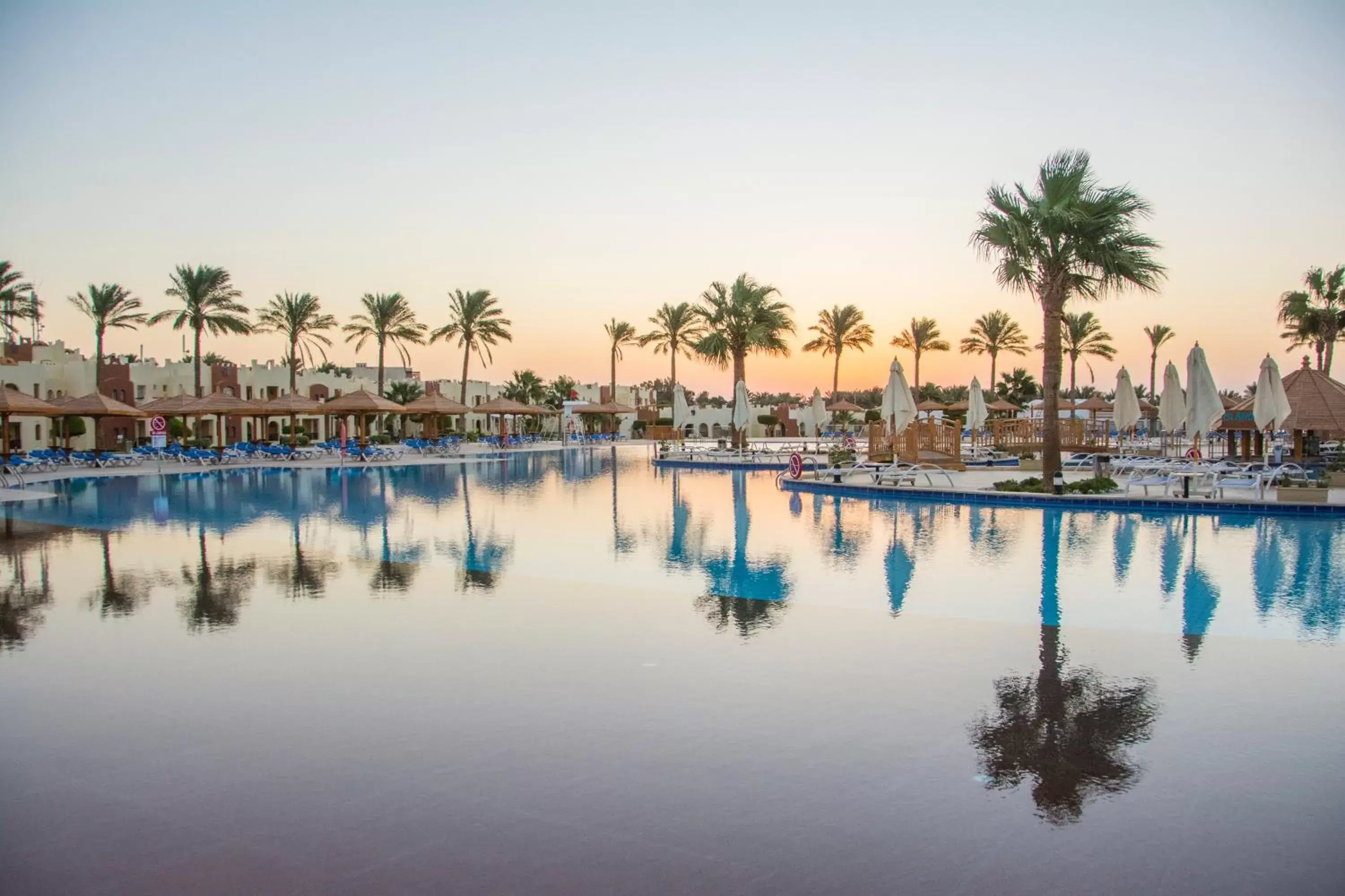 Swimming Pool in Sunrise Royal Makadi Resort