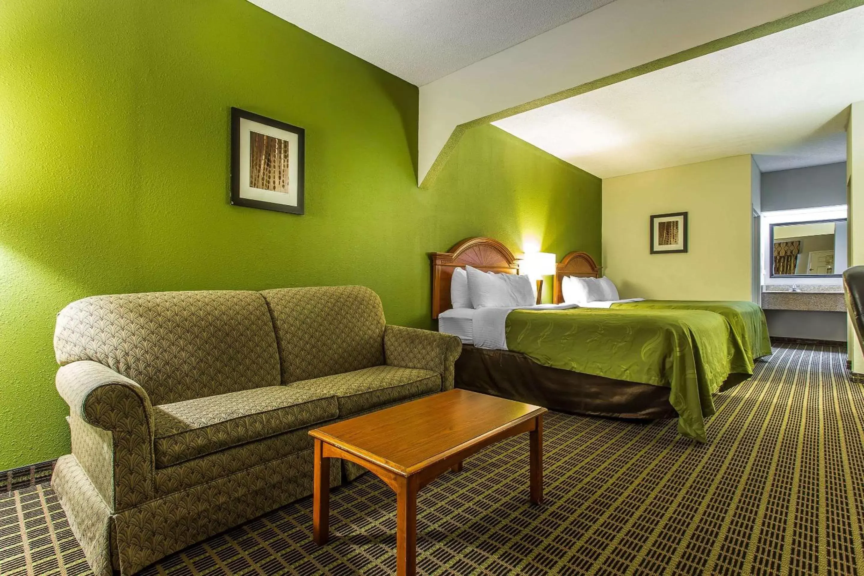 Photo of the whole room, Bed in Quality Inn & Suites Orangeburg
