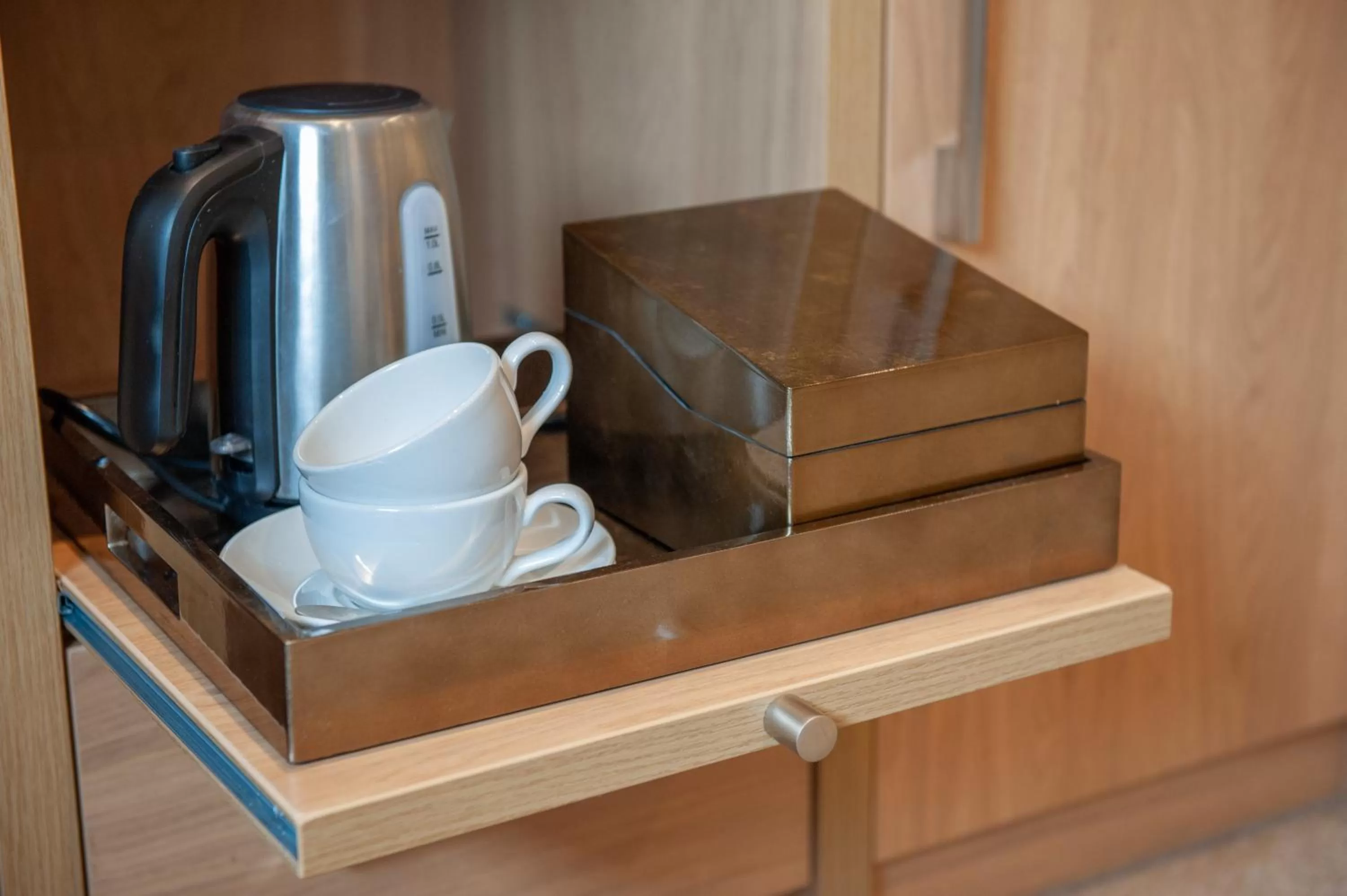 Coffee/tea facilities in The H Boutique Hotel