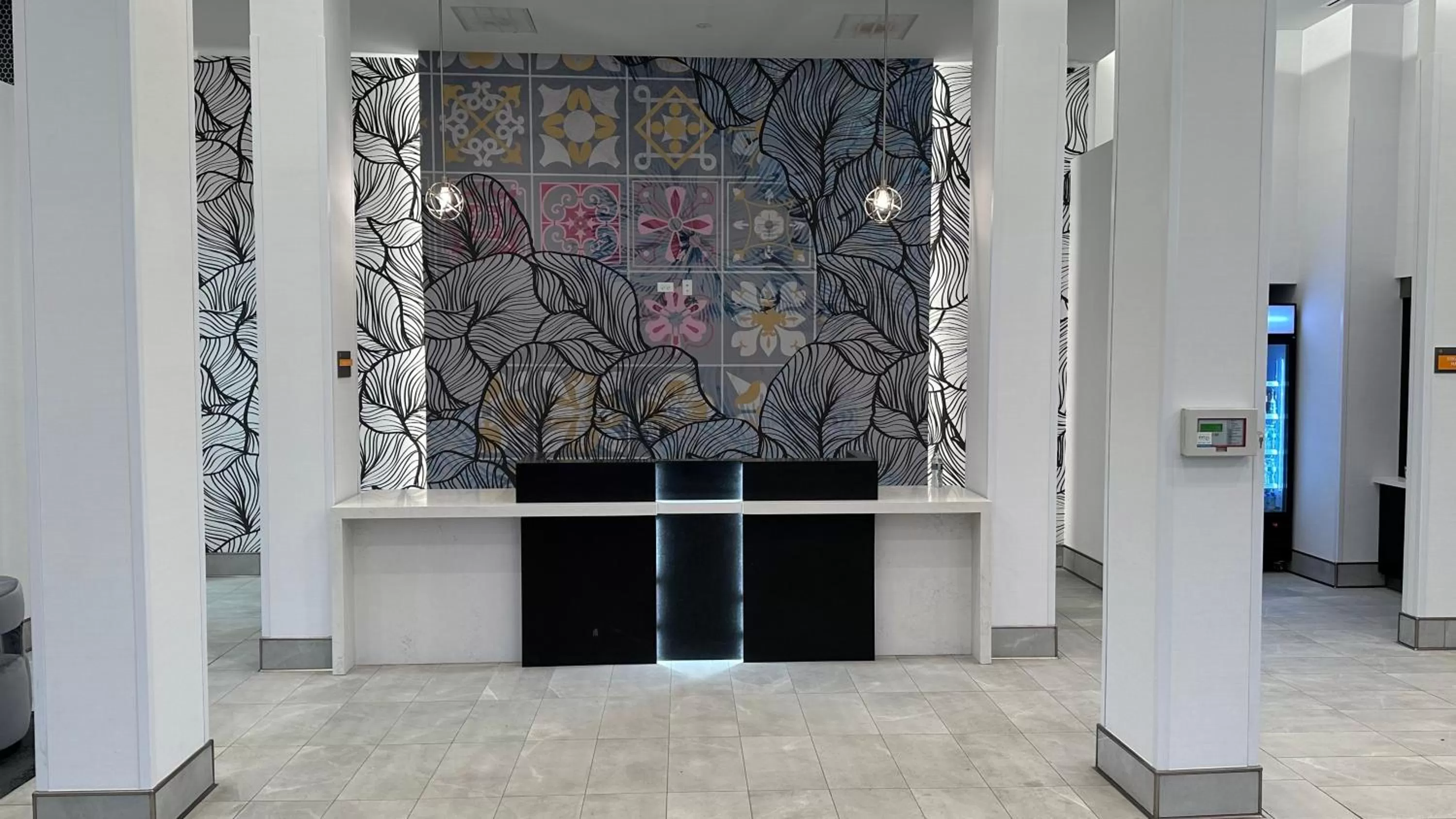 Lobby or reception in La Quinta by Wyndham Chicago O'Hare Airport