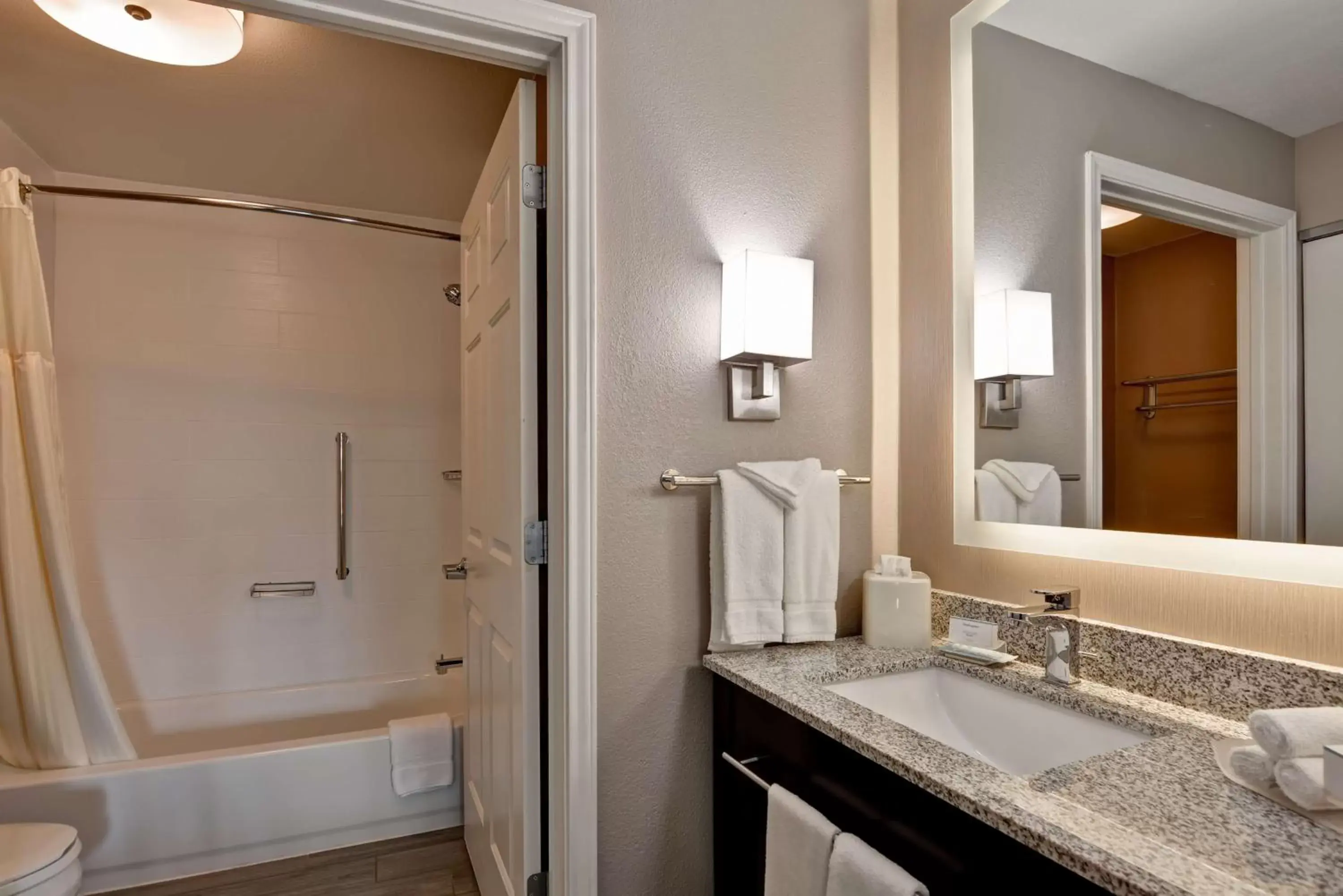 Bathroom in Homewood Suites by Hilton Aurora Naperville