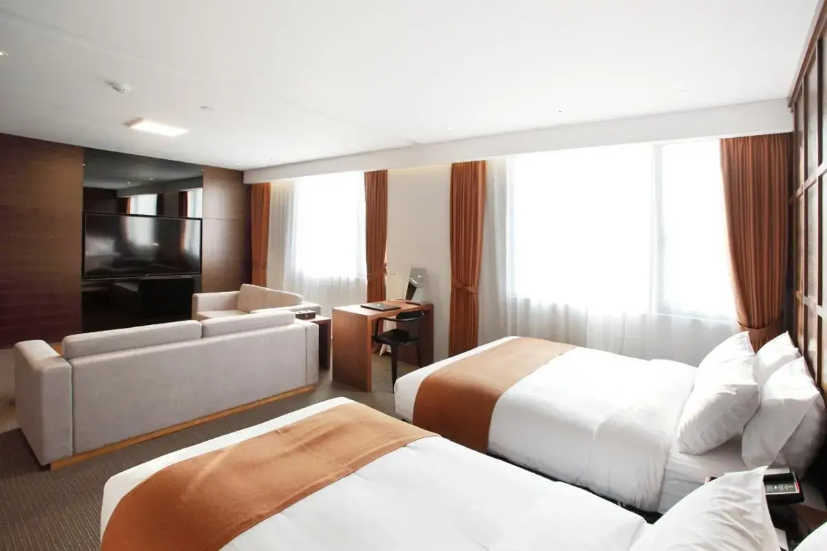 Bed in Gangneung City Hotel