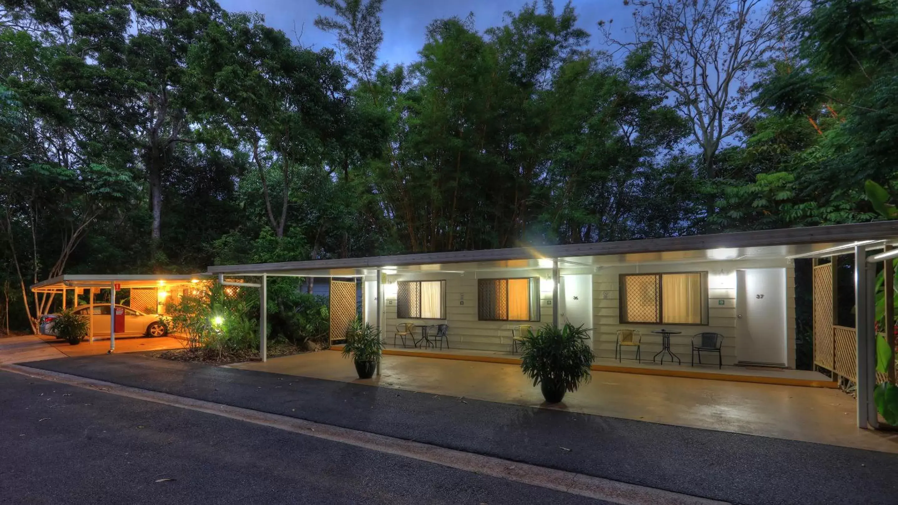 Night, Property Building in Atherton Hinterland Motel