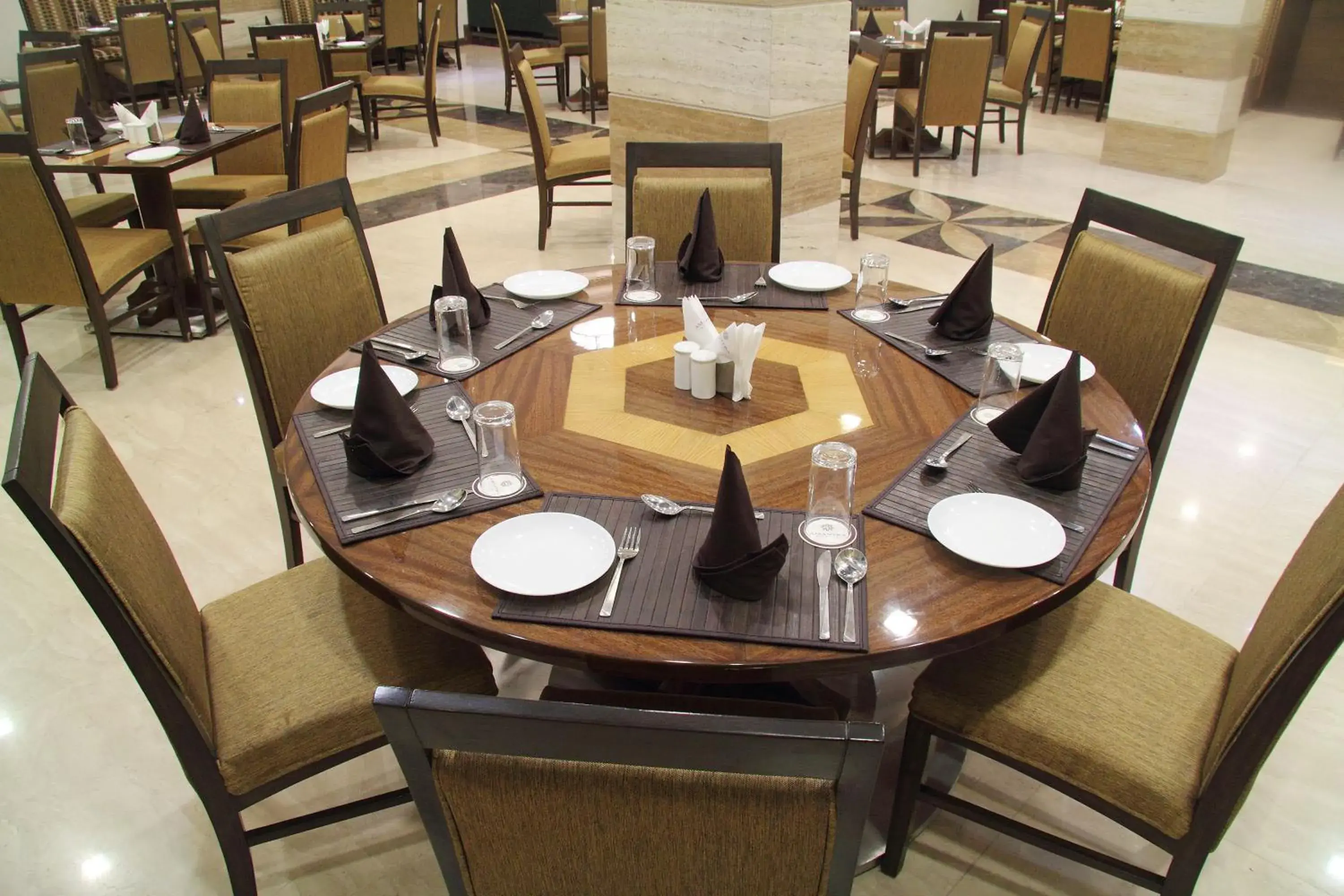 Restaurant/Places to Eat in Amantra Comfort Hotel
