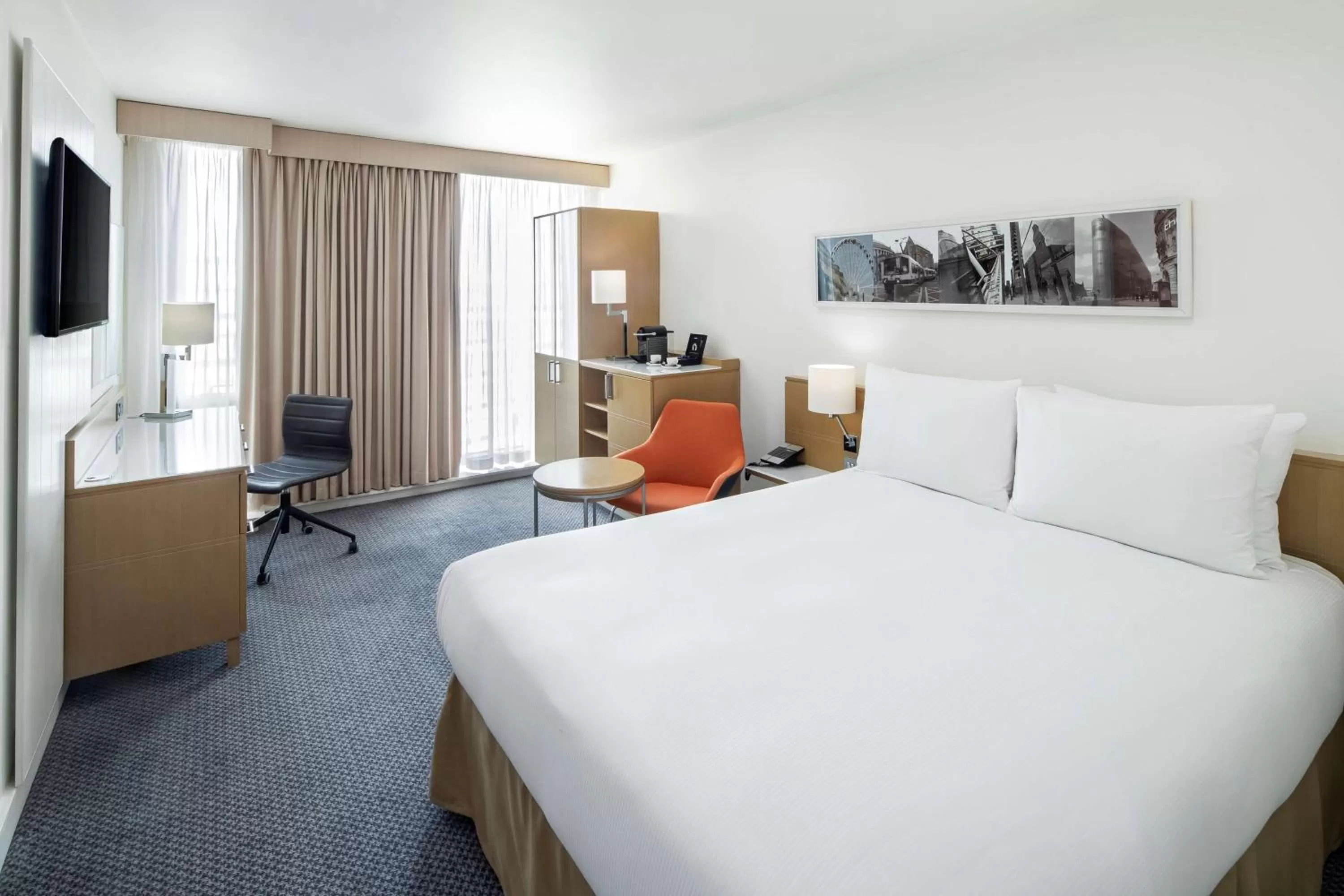 Queen Room with Mobility Access in DoubleTree by Hilton Leeds