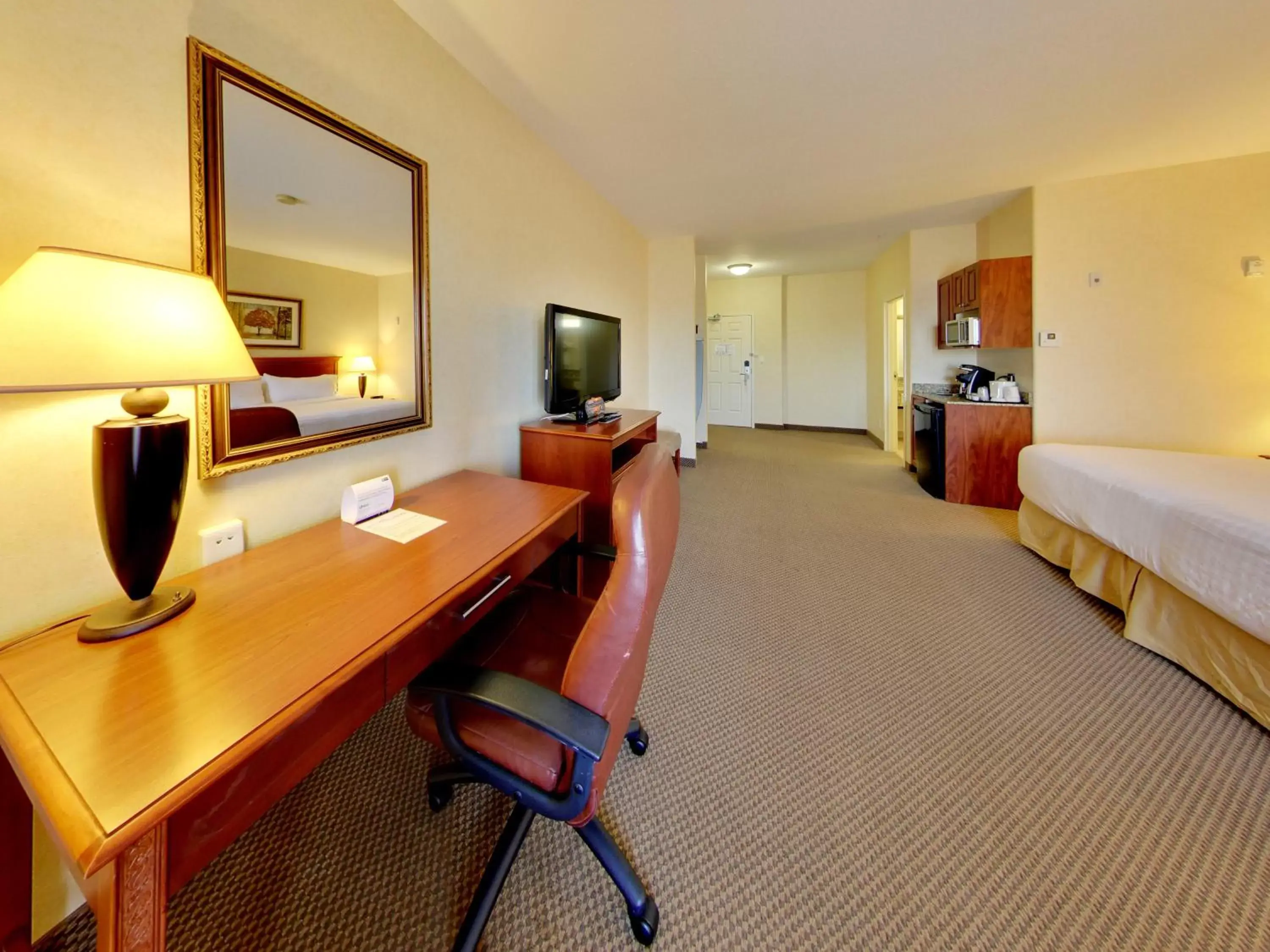 Photo of the whole room, TV/Entertainment Center in Holiday Inn Express Hotel & Suites - Edmonton International Airport, an IHG Hotel