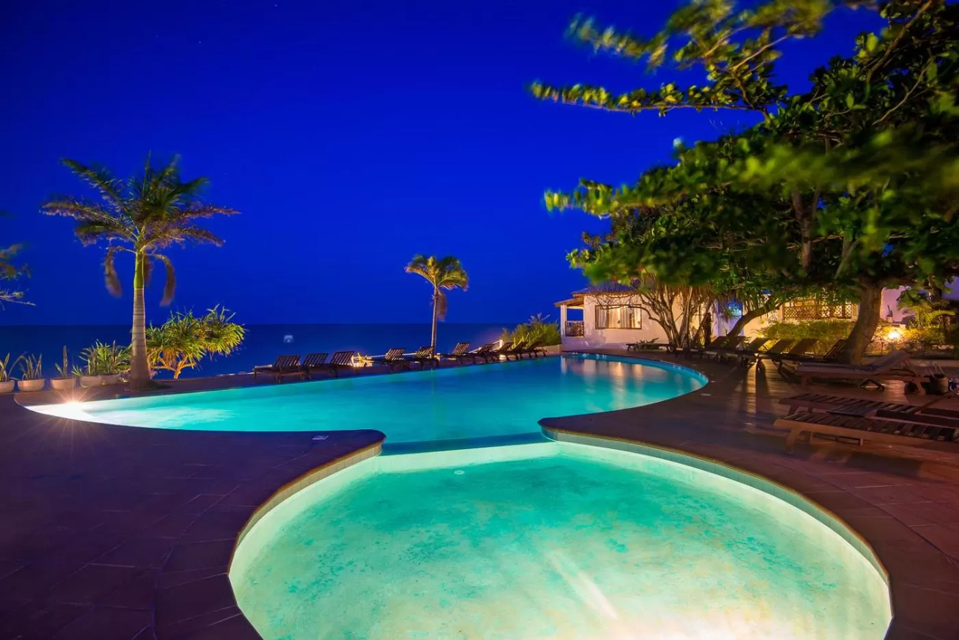 Swimming pool in Warere Beach