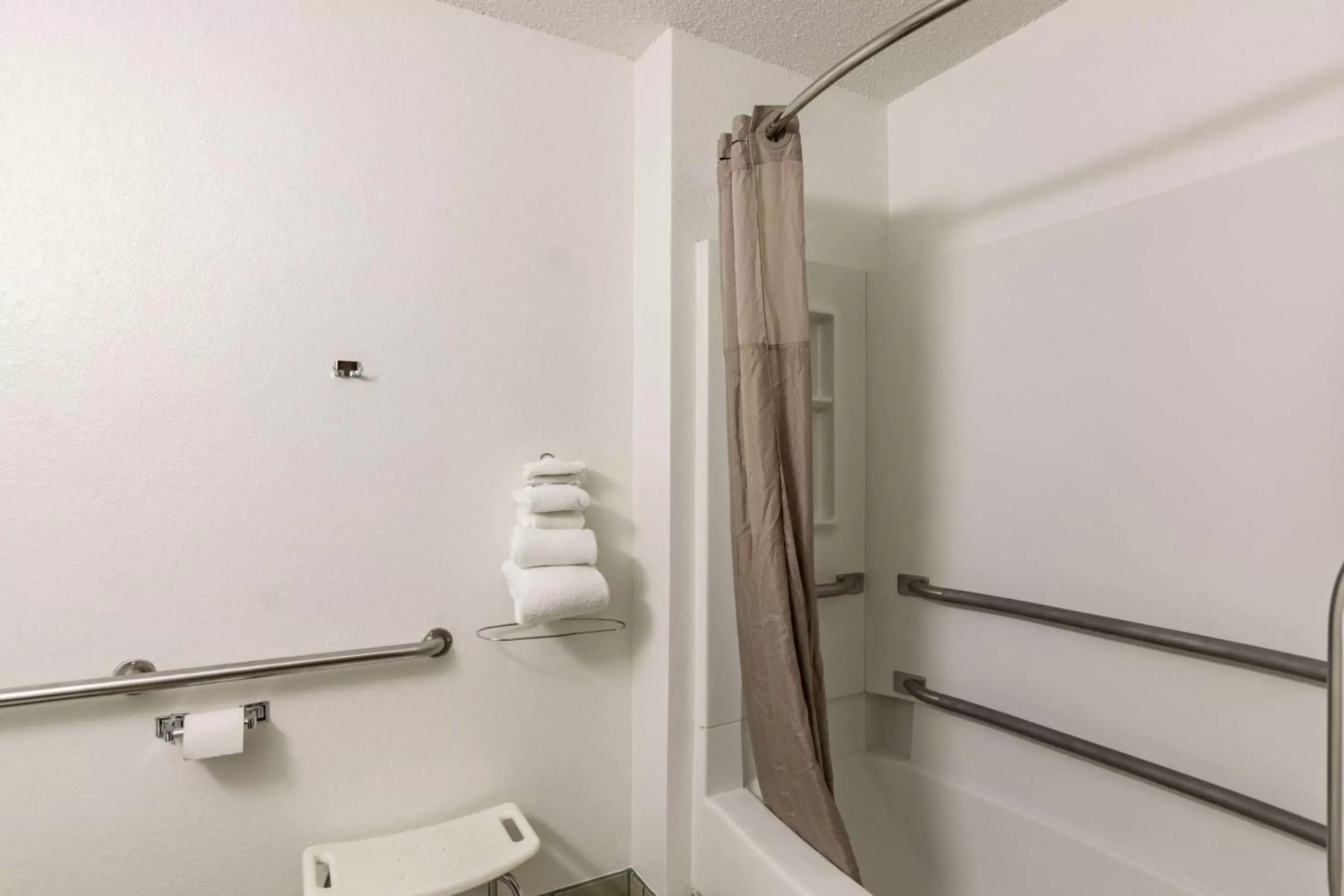 Bathroom in Motel 6-Salisbury, MD