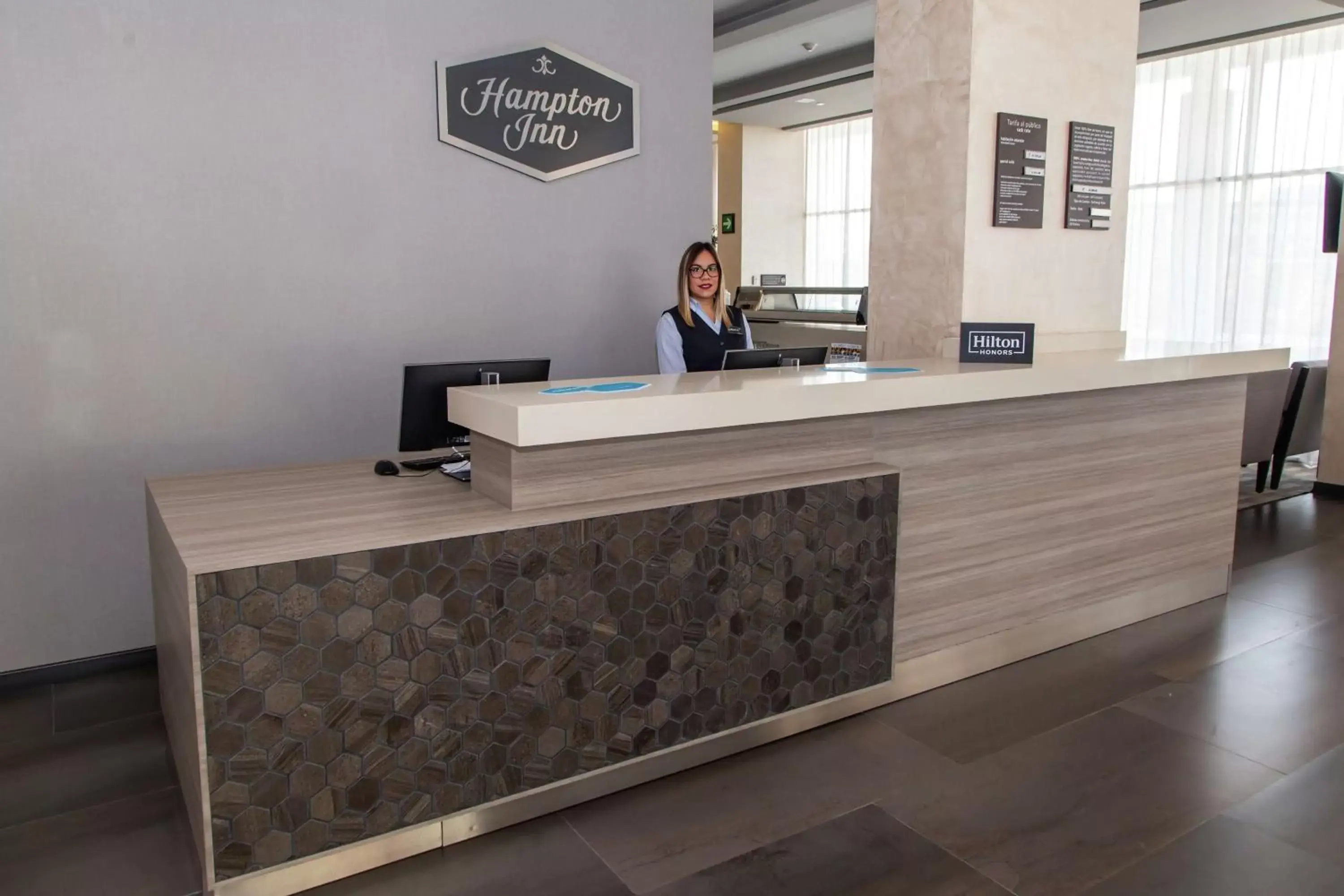 Lobby or reception, Lobby/Reception in Hampton Inn & Suites By Hilton Puebla