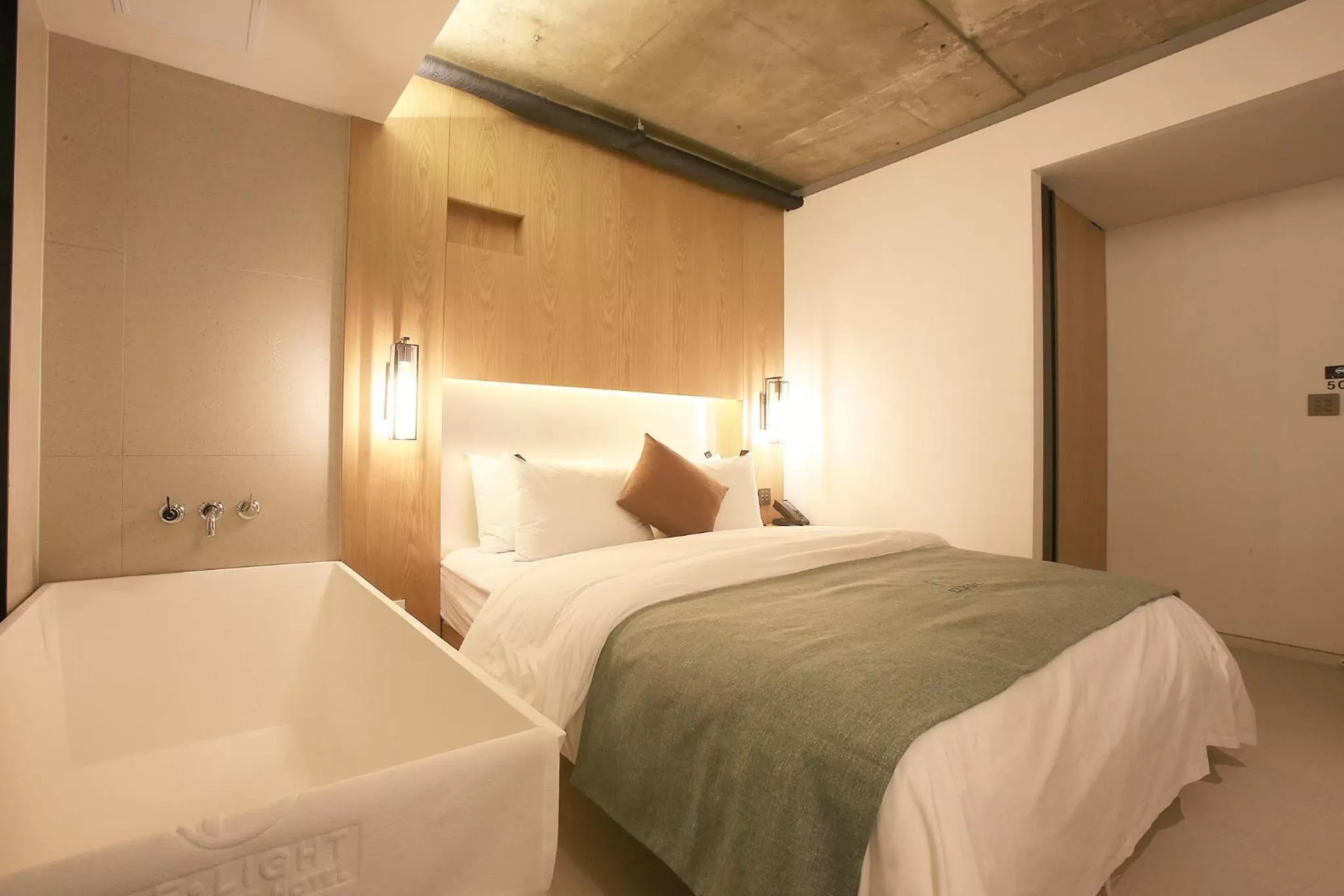 Bed in Delight Hotel Jamsil