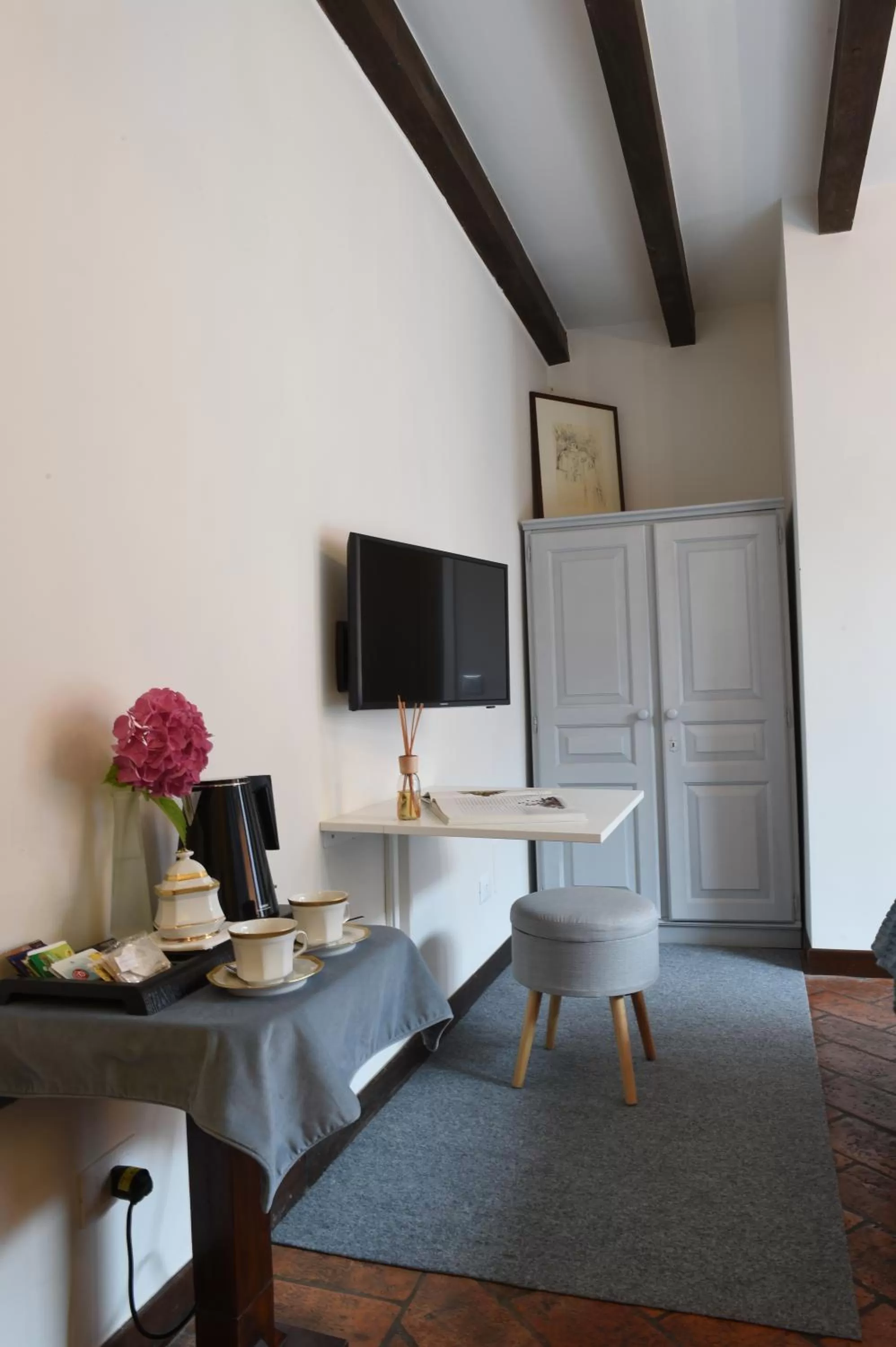 Seating area in Il Giardino Segreto