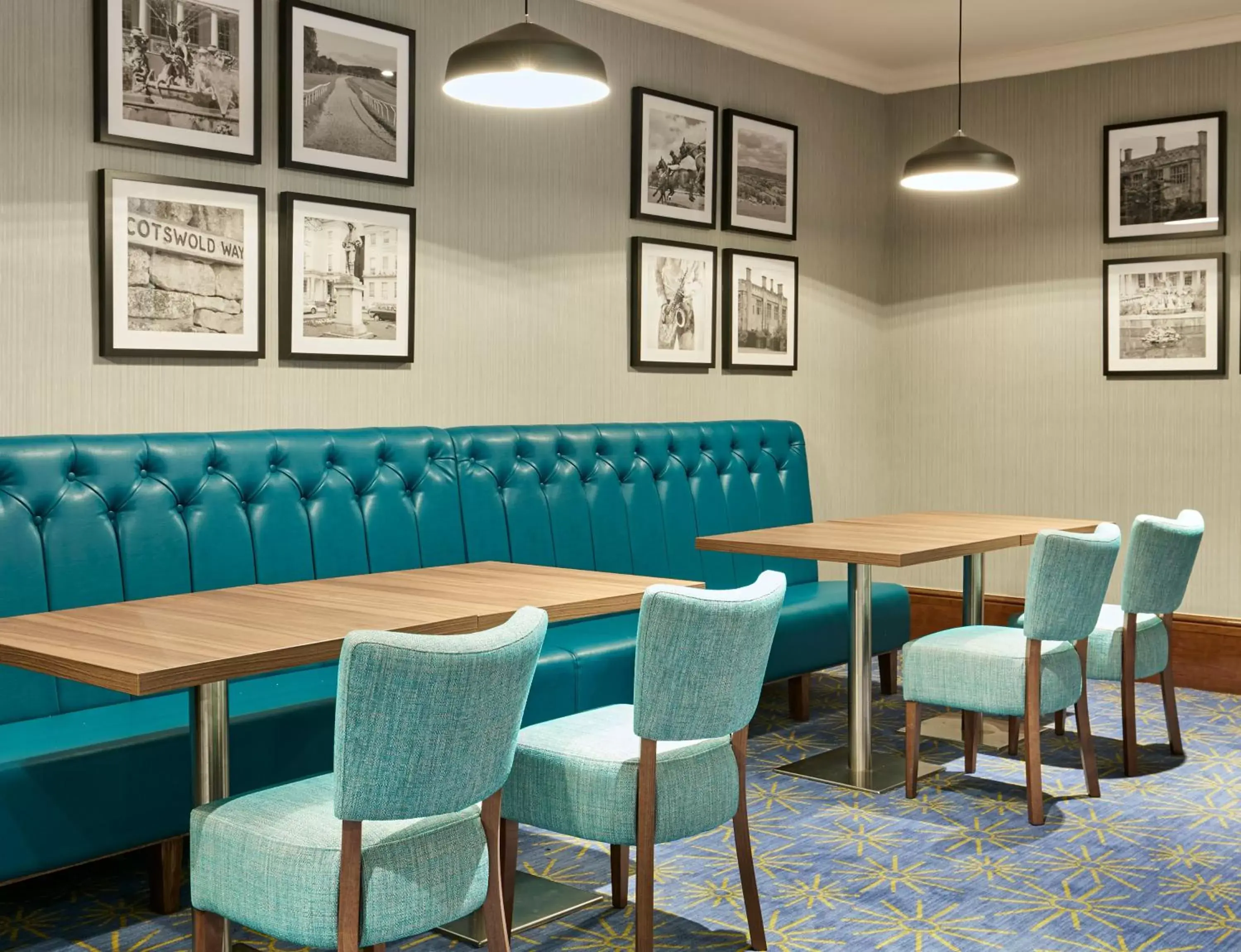 Lounge or bar, Lounge/Bar in Leonardo Hotel Cheltenham - Formerly Jurys Inn