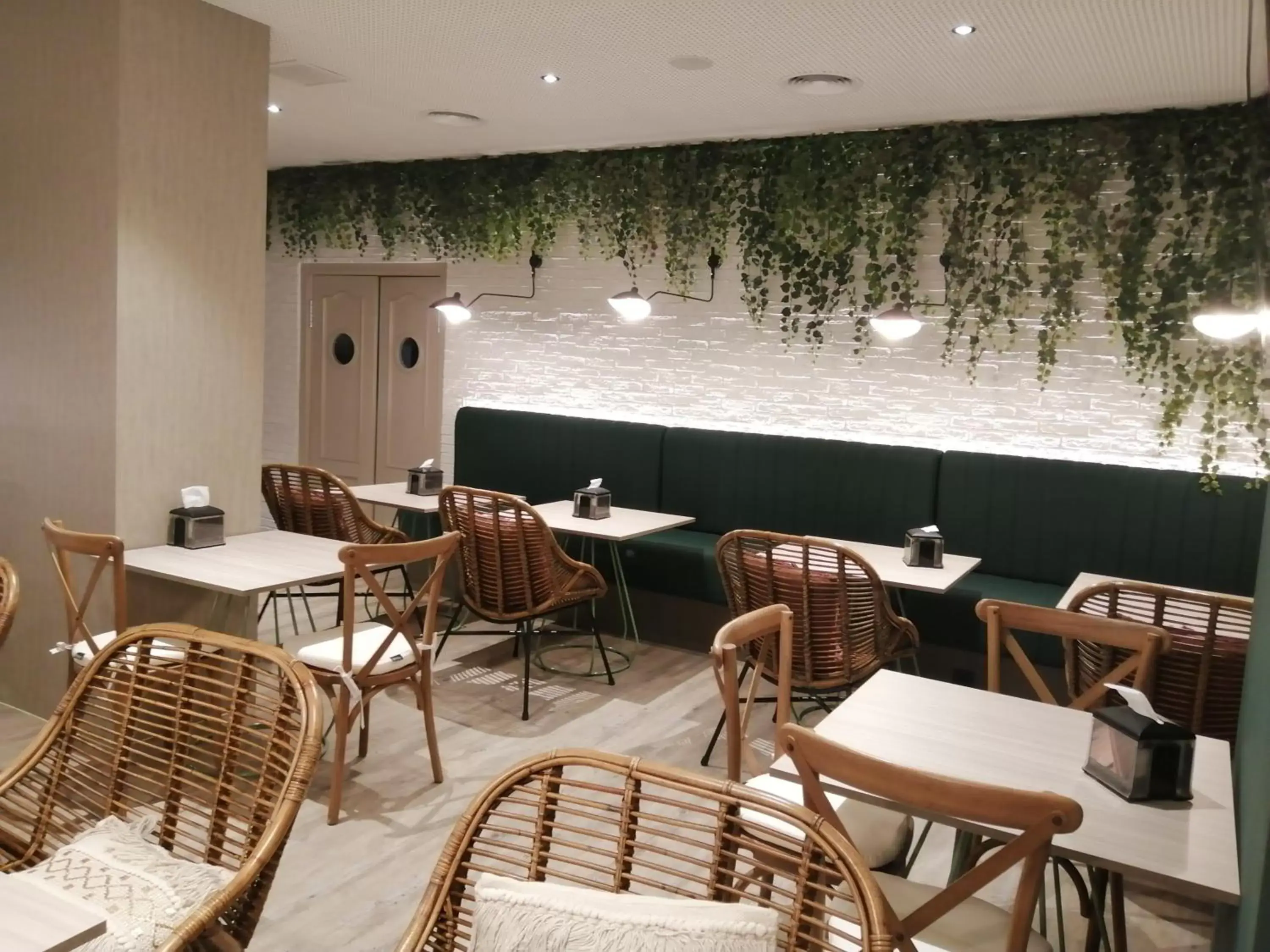 Lounge or bar in Hotel Sercotel Doña Carmela Lounge or bar in Hotel Sercotel Doña Carmela