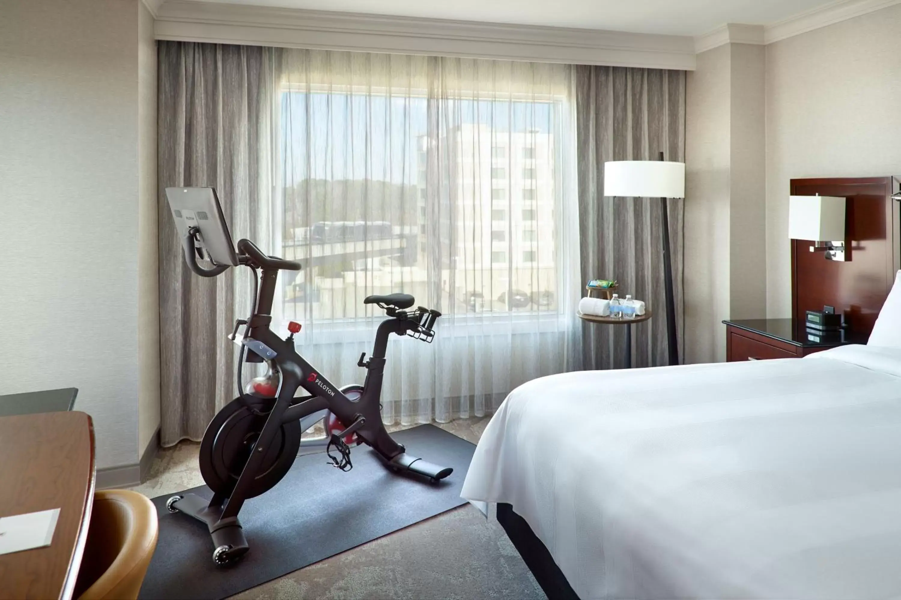 Photo of the whole room, Fitness Center/Facilities in Atlanta Airport Marriott Gateway