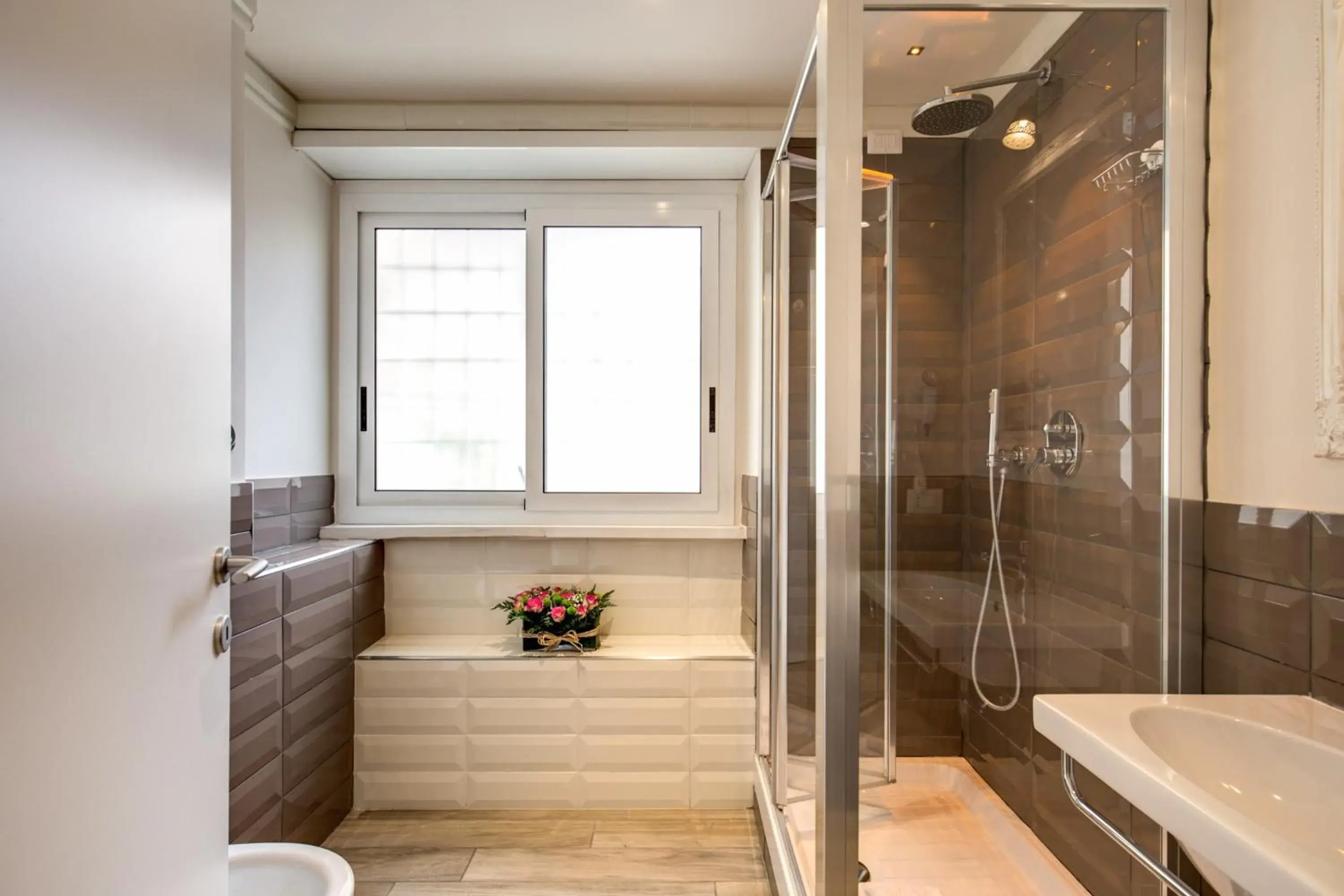 Shower, Bathroom in Casa Tua Vaticano Guest House